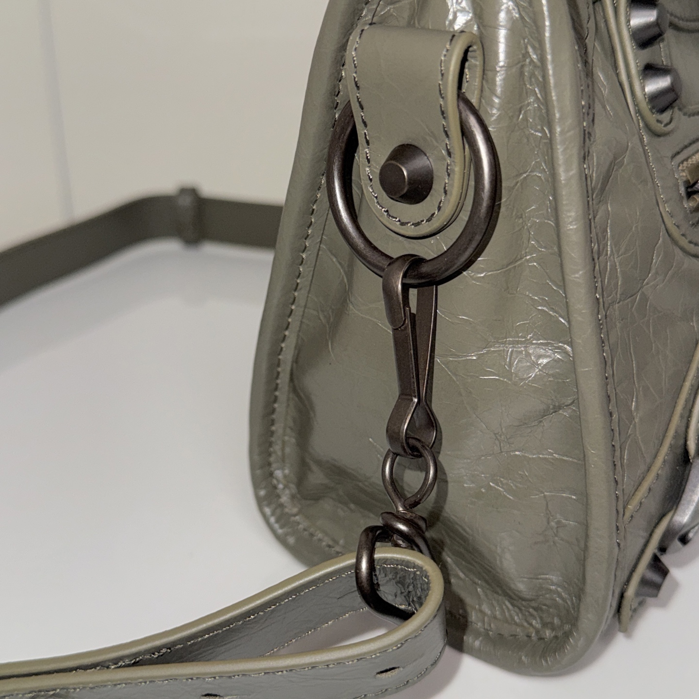 バレンシアガ シティバッグ 小号 - スタイリッシュなグリーン