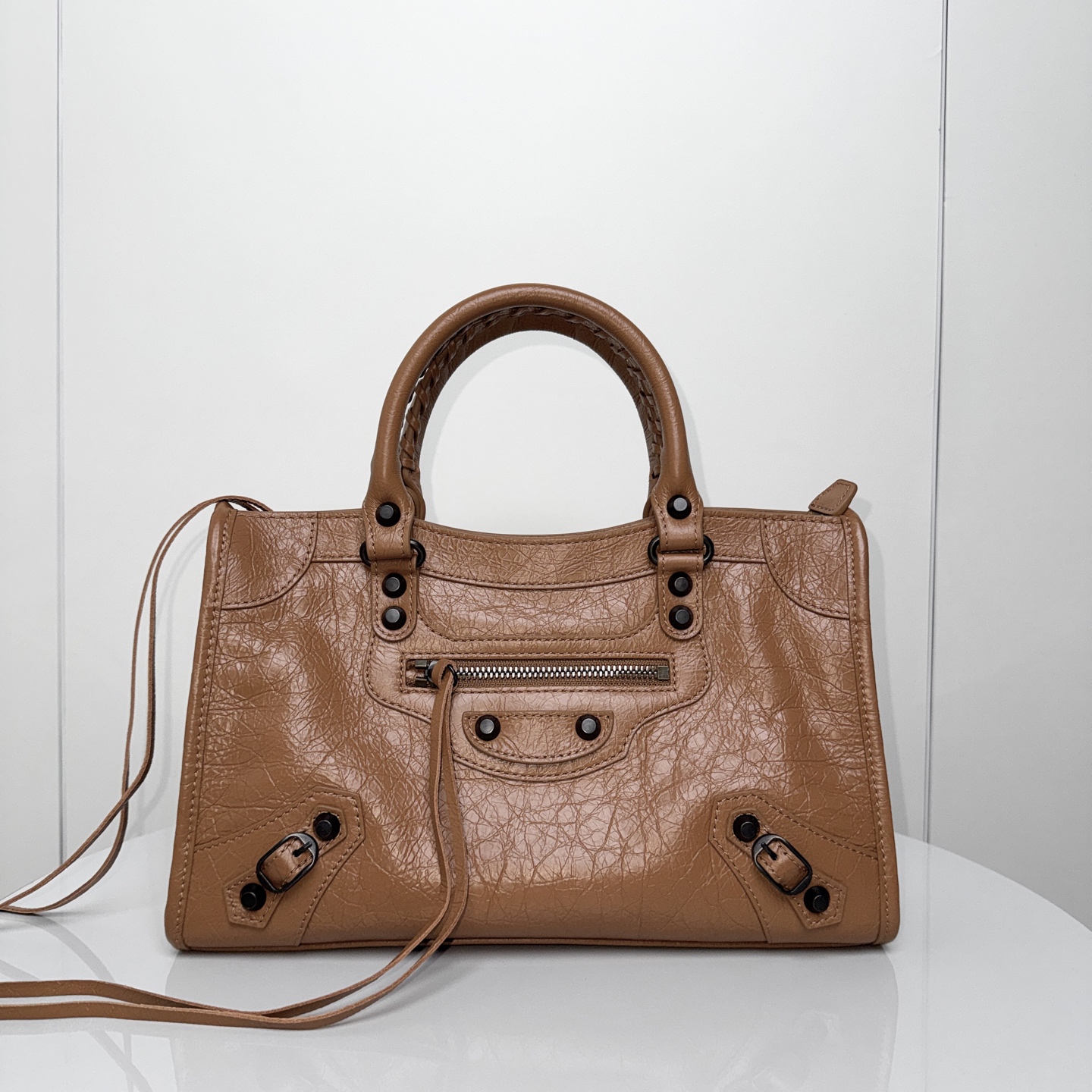 BALENCIAGA レザー シティバッグ 中号 驼色 ブラックブラススタッド