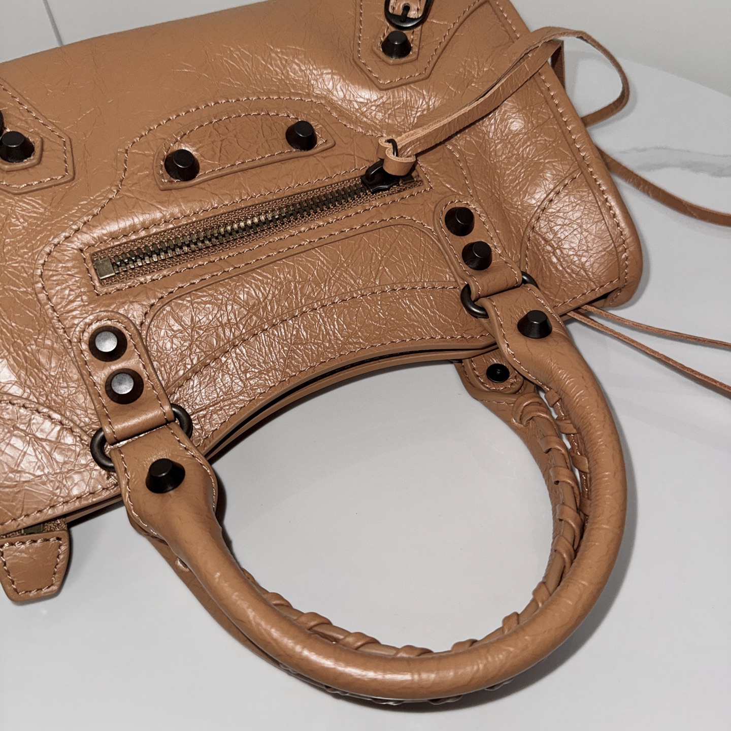 BALENCIAGA LE CITY 小号机车包 驼色 ブラック銅釘