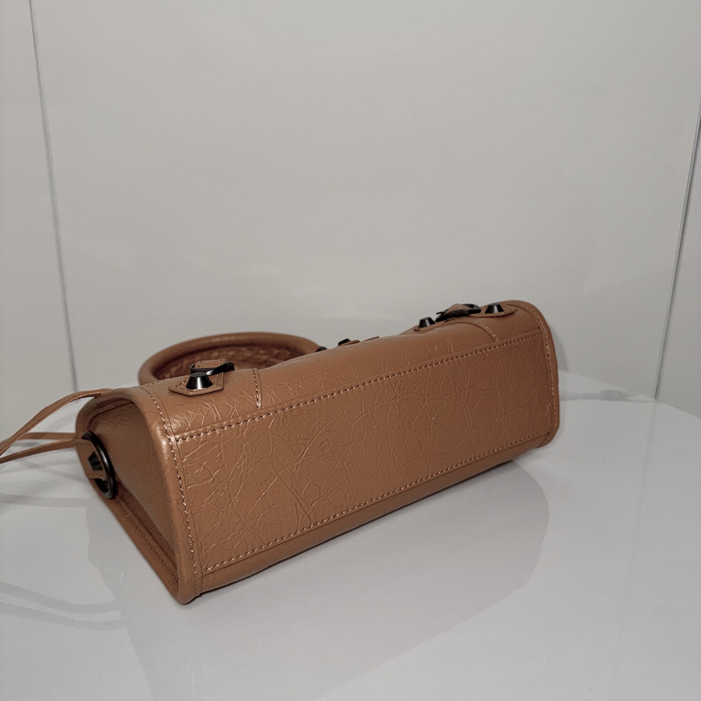 BALENCIAGA LE CITY 小号机车包 驼色 ブラック銅釘