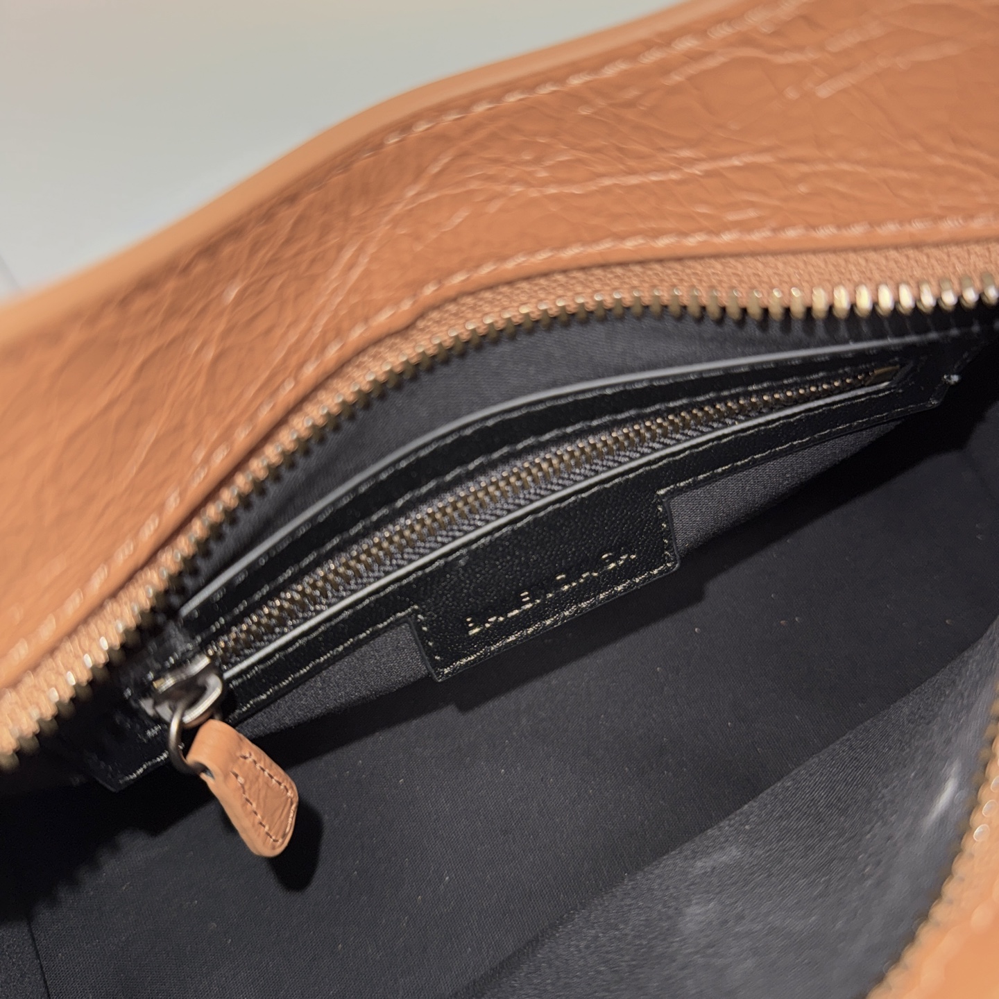 BALENCIAGA LE CITY 小号机车包 驼色 ブラック銅釘