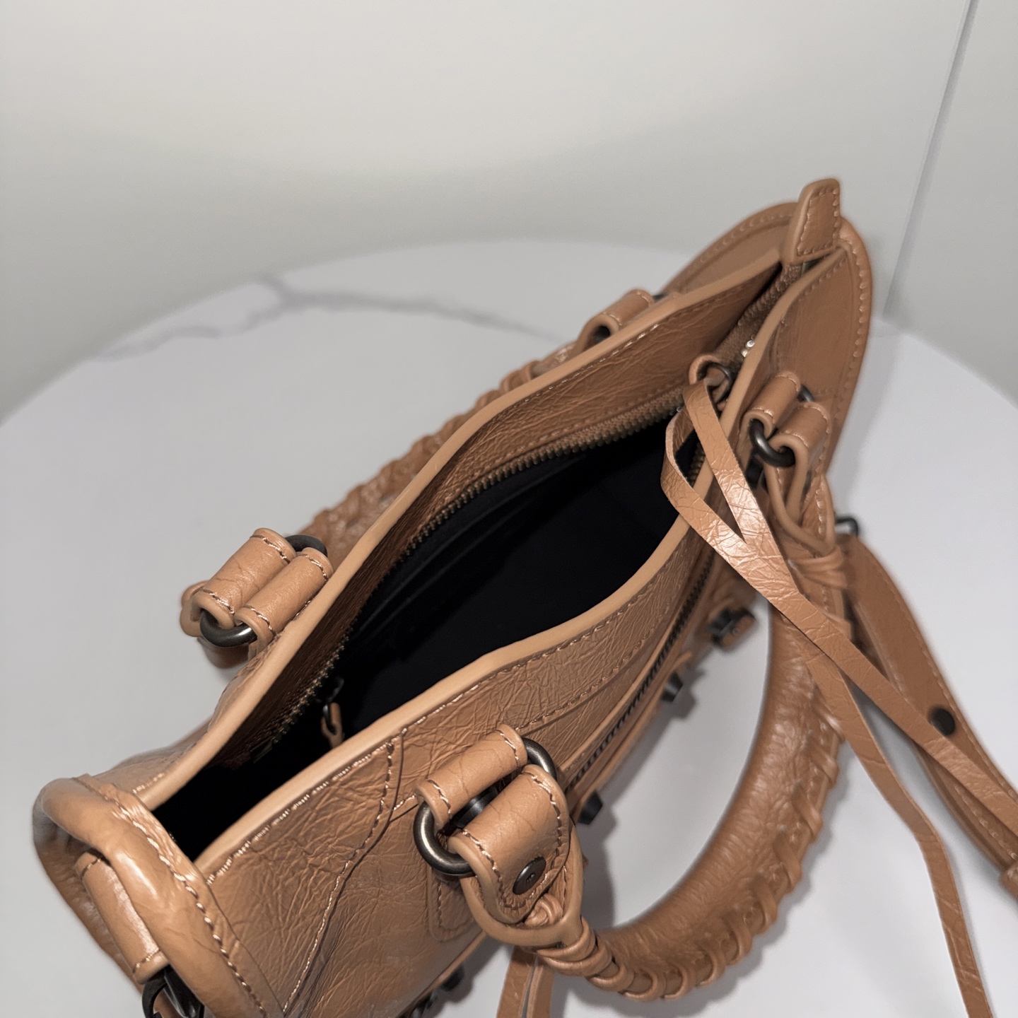 BALENCIAGA LE CITY 小号机车包 驼色 ブラック銅釘
