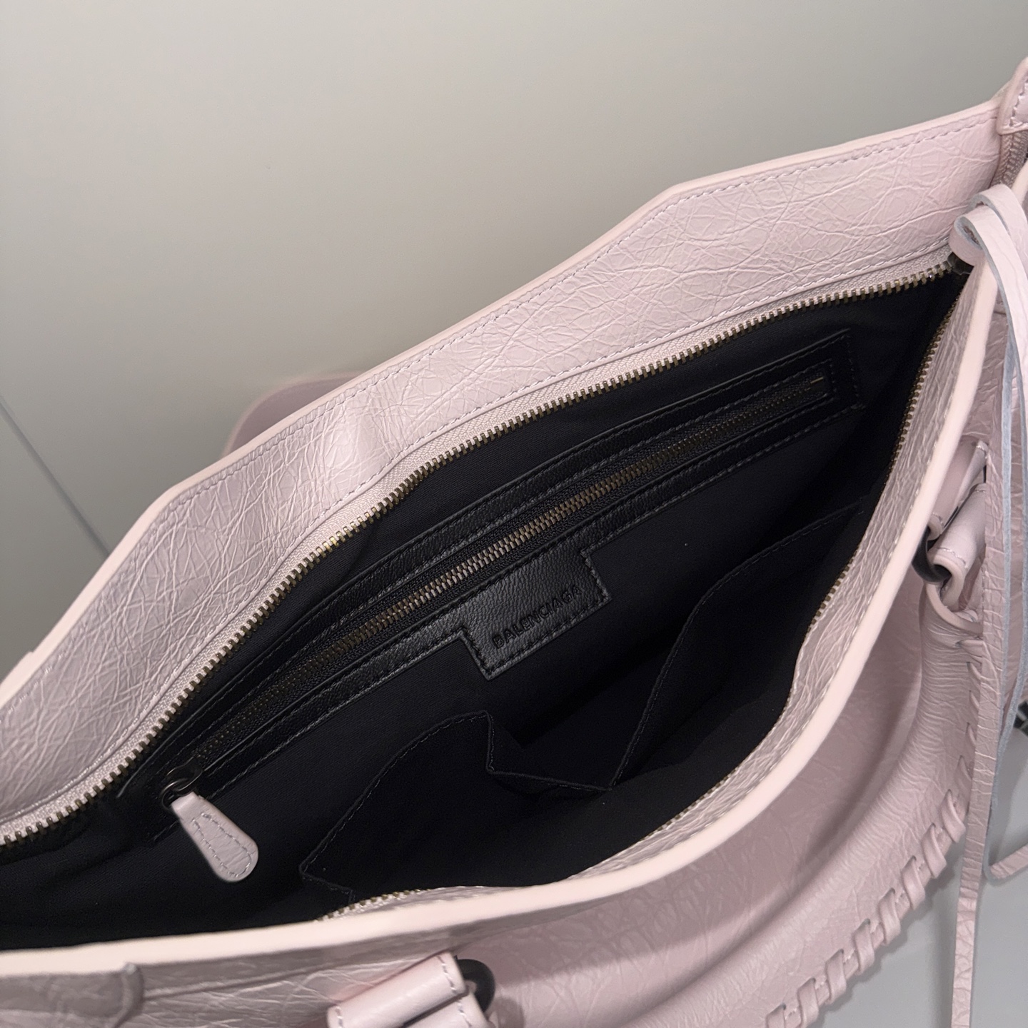 BALENCIAGA LE CITY バレンシアガ 2025新版 大型机车包 花瓣粉