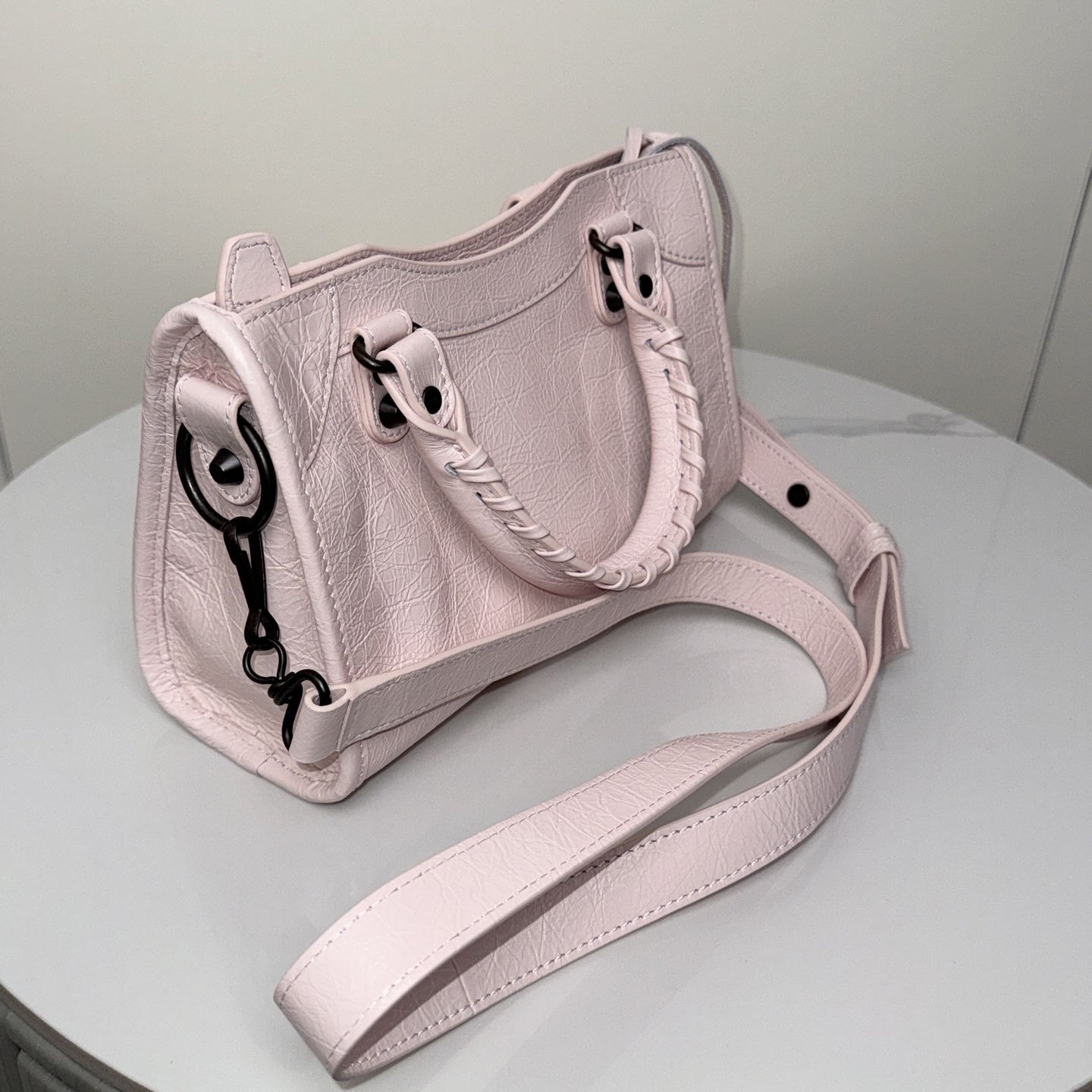 BALENCIAGA 小型機車包 - 花瓣粉 ブラック・ブラス金具