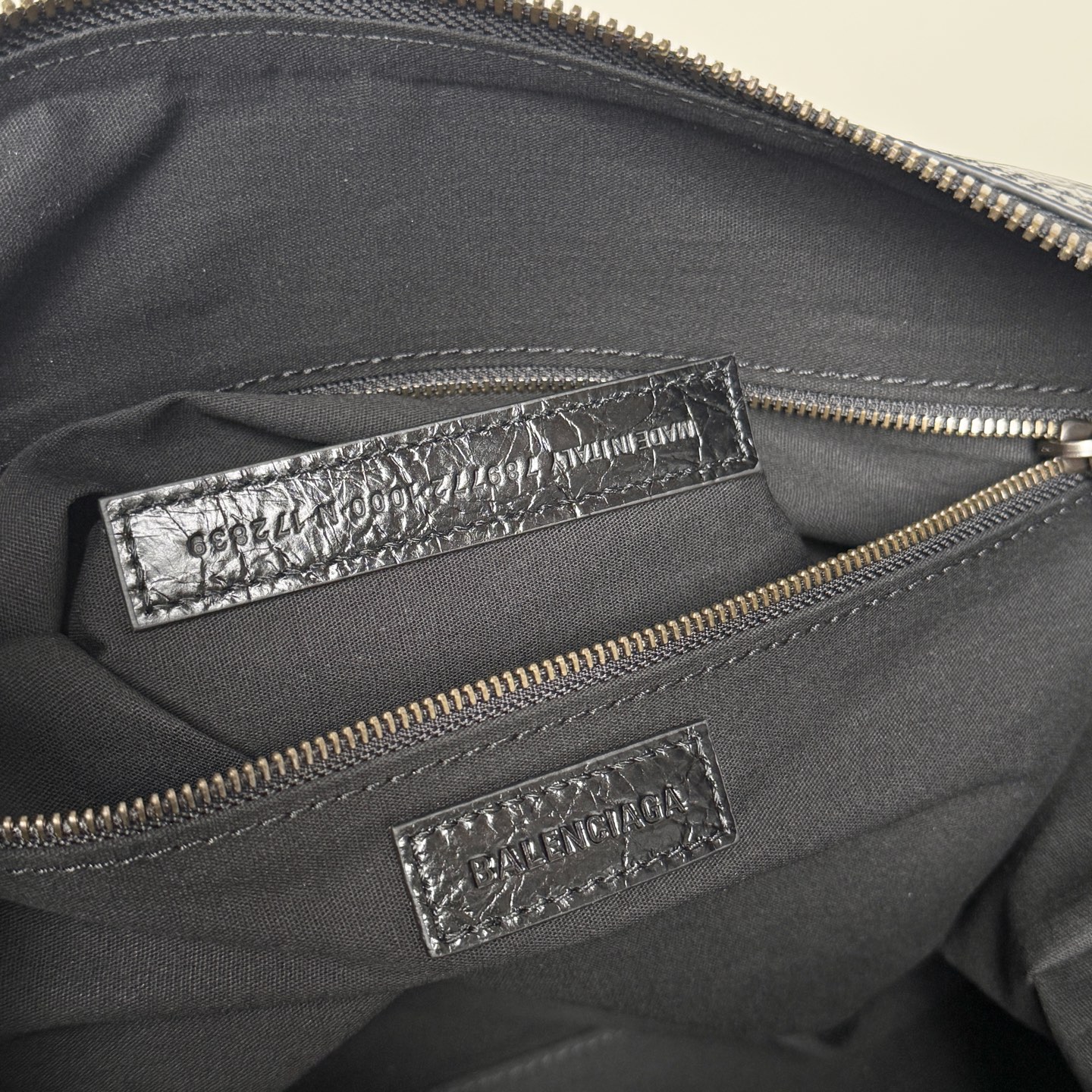 Balenciaga Le City Hoboバッグ - クラシックでスタイリッシュなデザイン