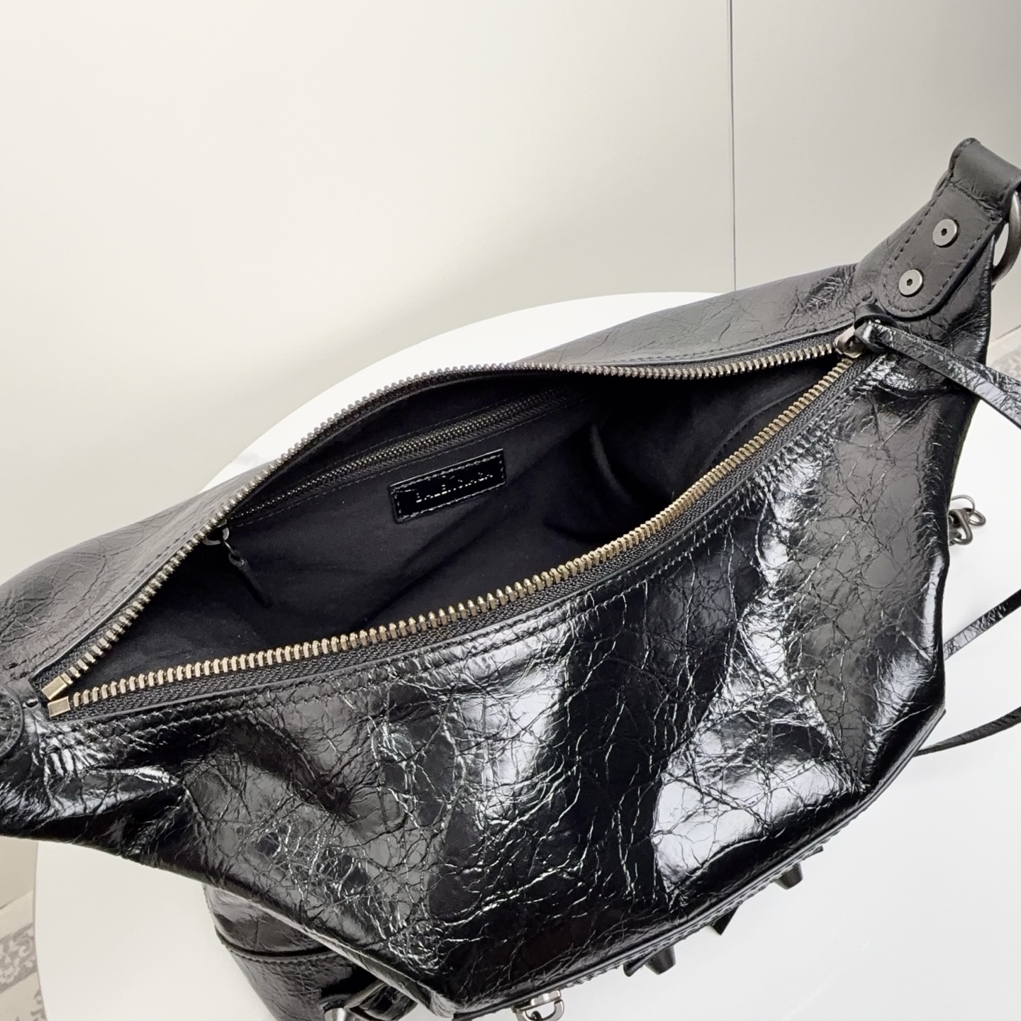 バレンシアガ Le city Hoboバッグ - クラシックなデザインと大容量