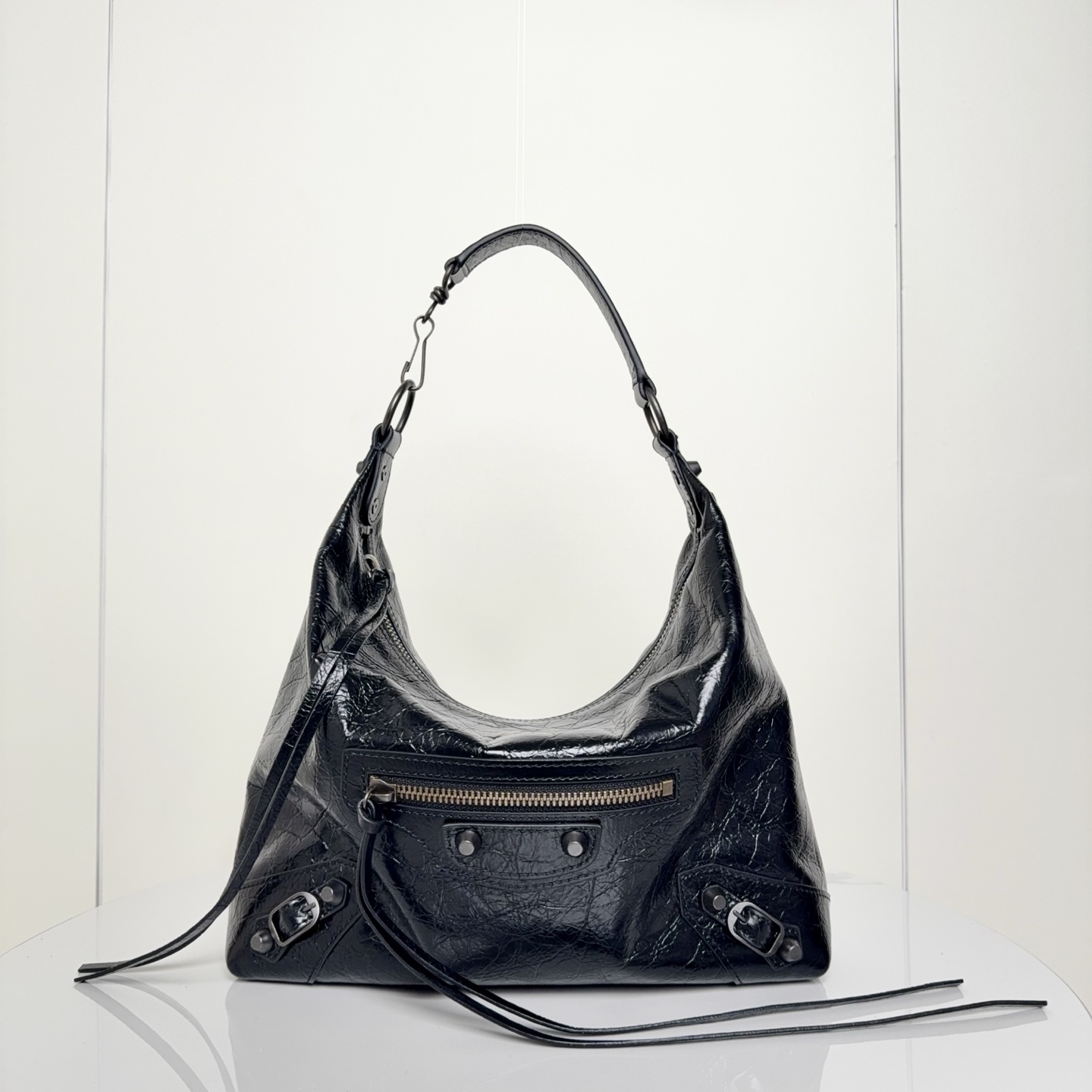 バレンシアガ Le city Hoboバッグ - クラシックなデザインと大容量