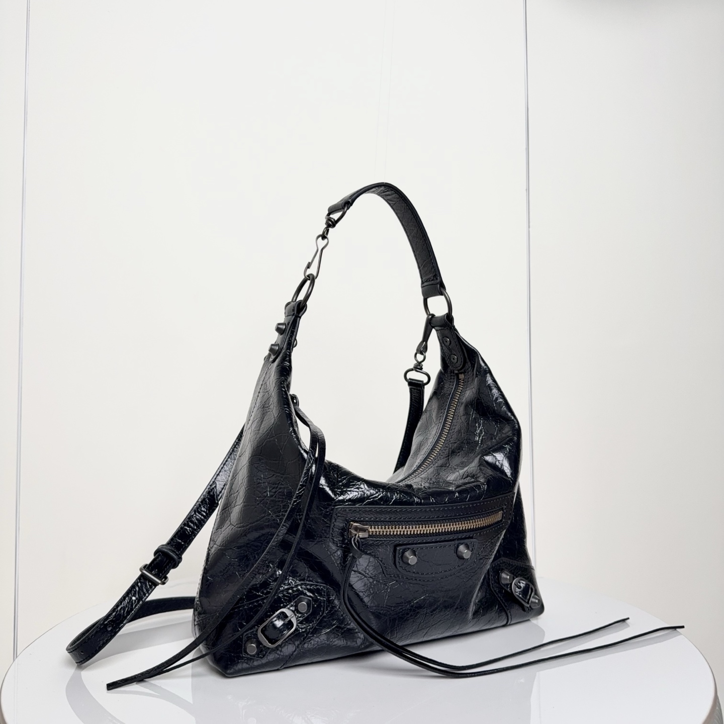 バレンシアガ Le city Hoboバッグ - クラシックなデザインと大容量