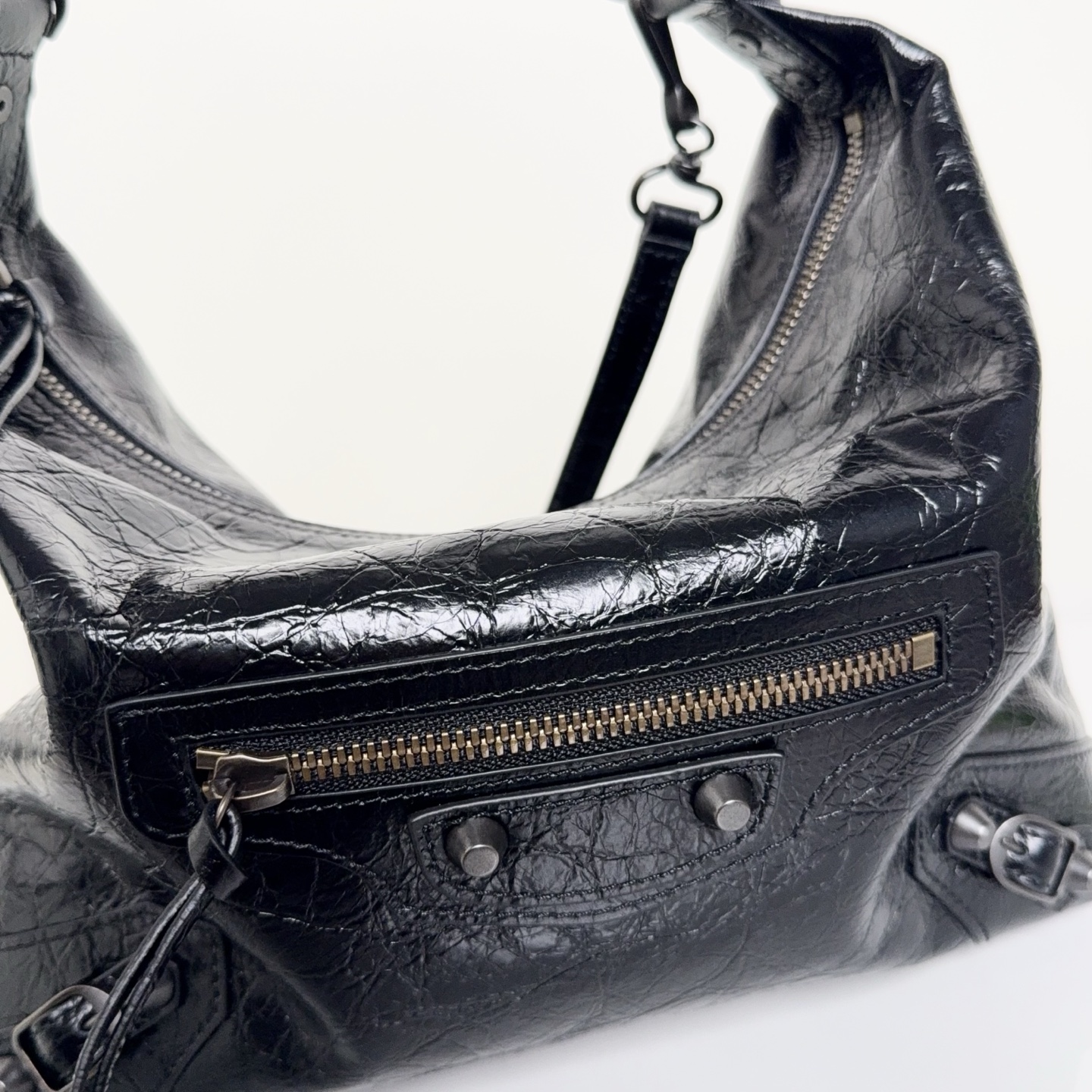 バレンシアガ Le city Hoboバッグ - クラシックなデザインと大容量