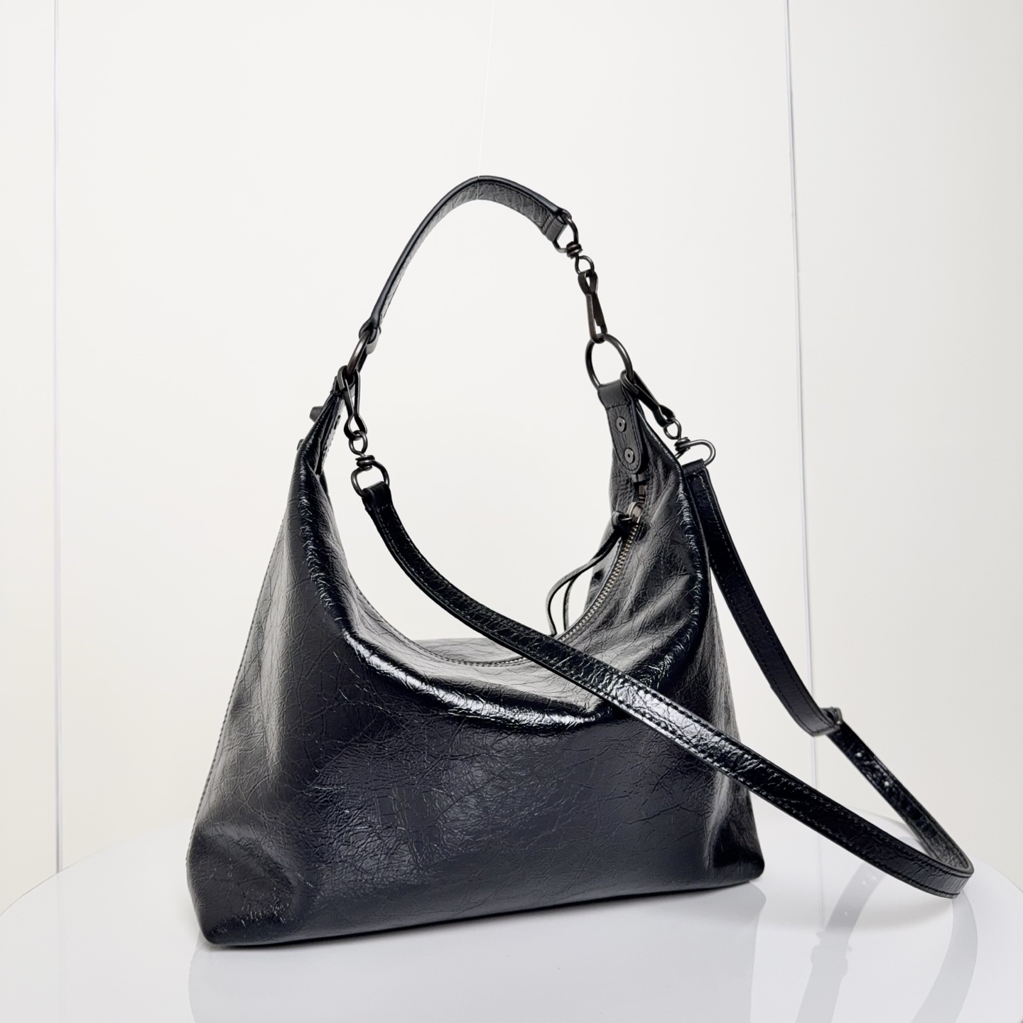 バレンシアガ Le city Hoboバッグ - クラシックなデザインと大容量