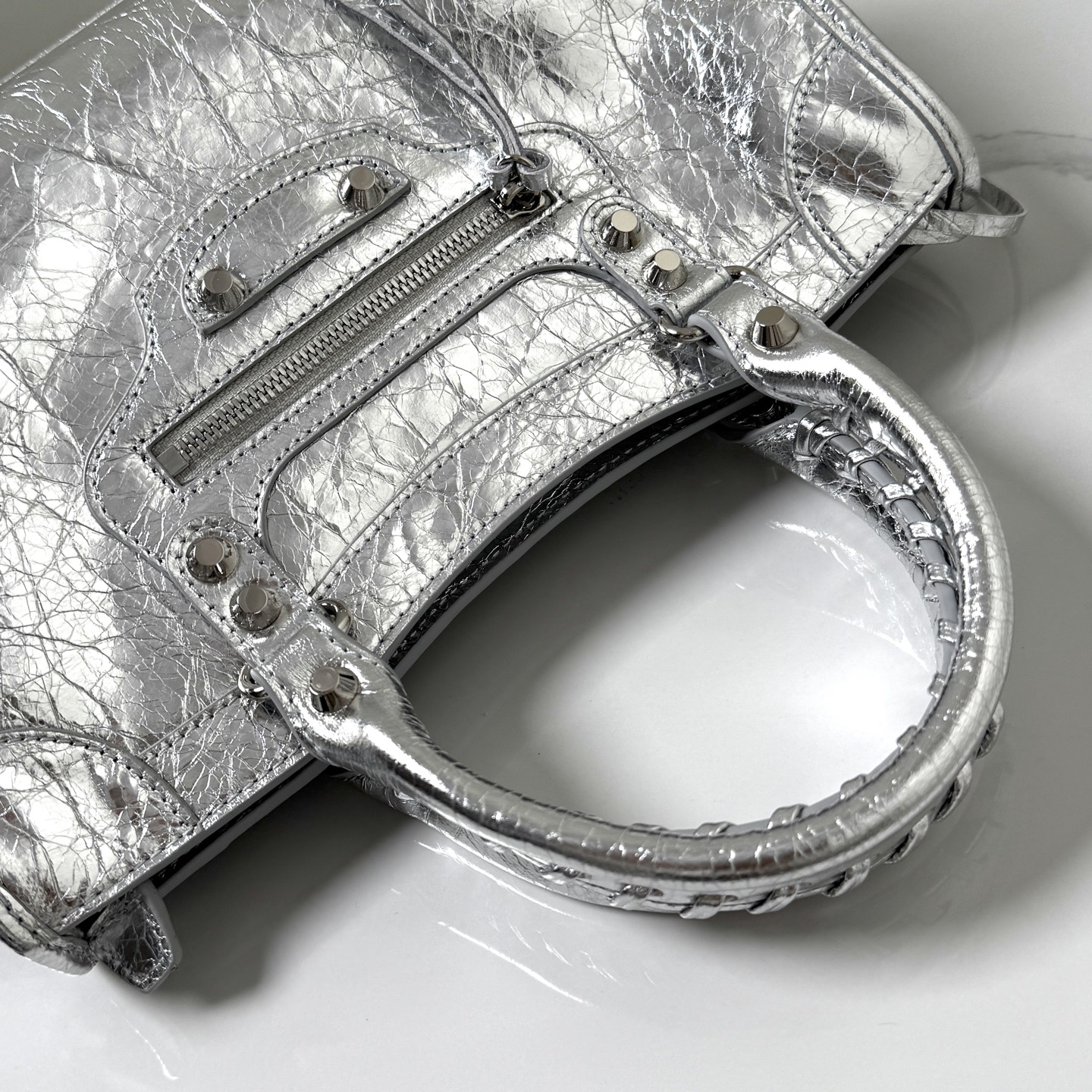 Balenciaga Le City✨シルバー✨機車包 - スタイリッシュな必需品