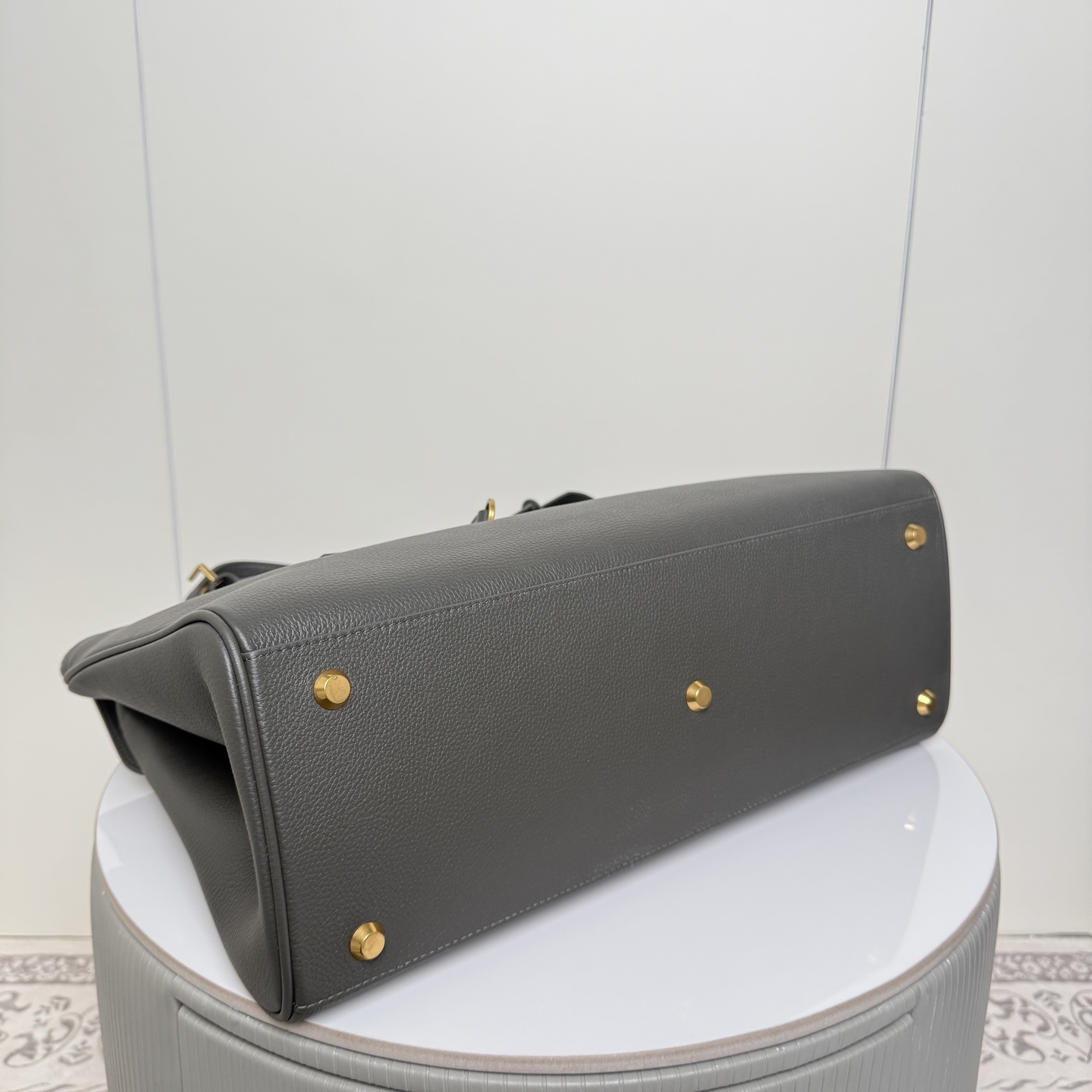 Balenciaga Style Leather Top Handle Bag style reference detail image 7 from source 776268