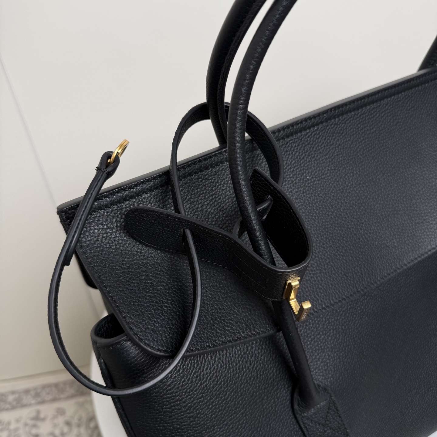 Balenciaga Style Black Leather Top Handle Bag Bags Top Handle Bag detail image 8 from source 776269