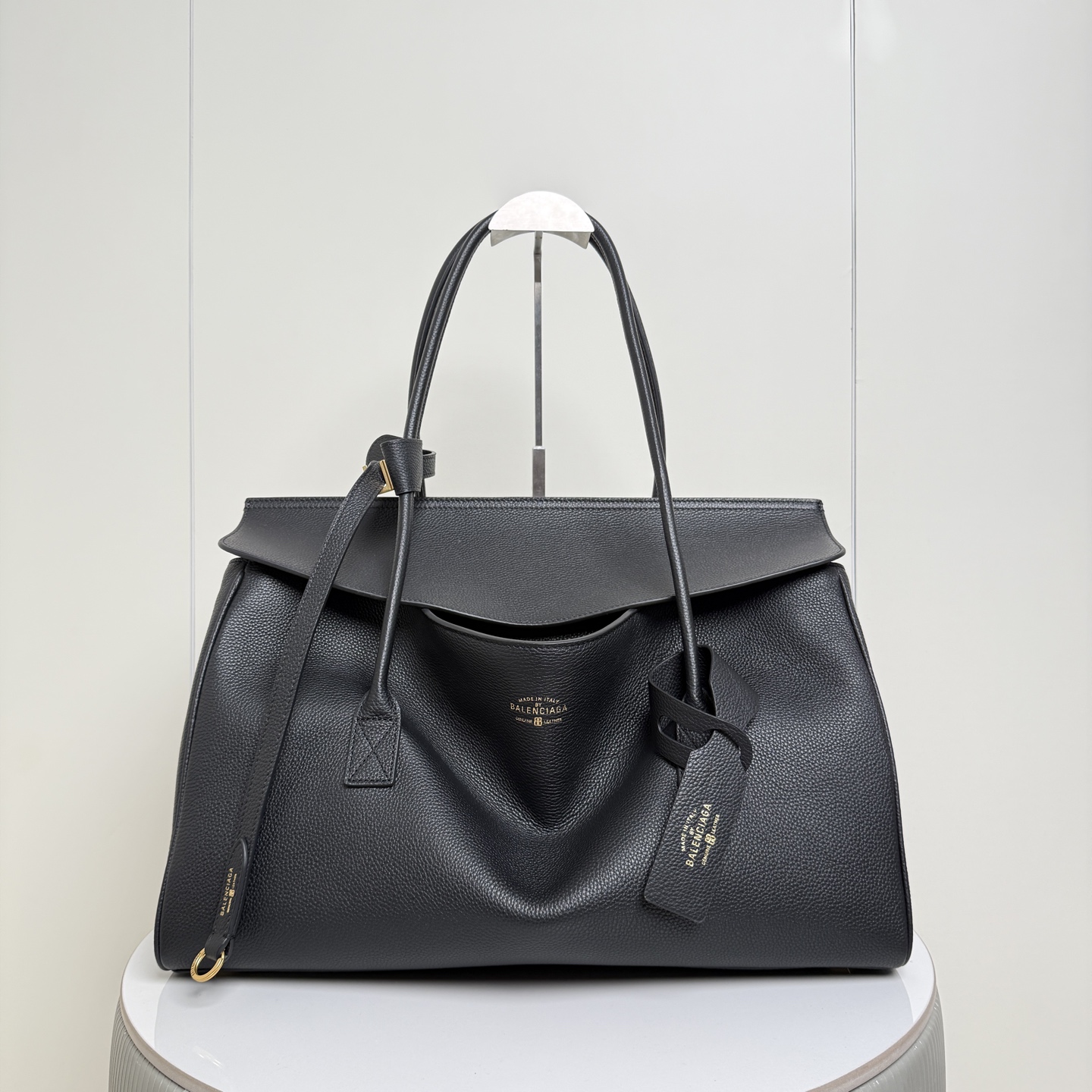 Balenciaga Style Black Leather Top Handle Bag Bags Top Handle Bag detail image 1 from source 776269