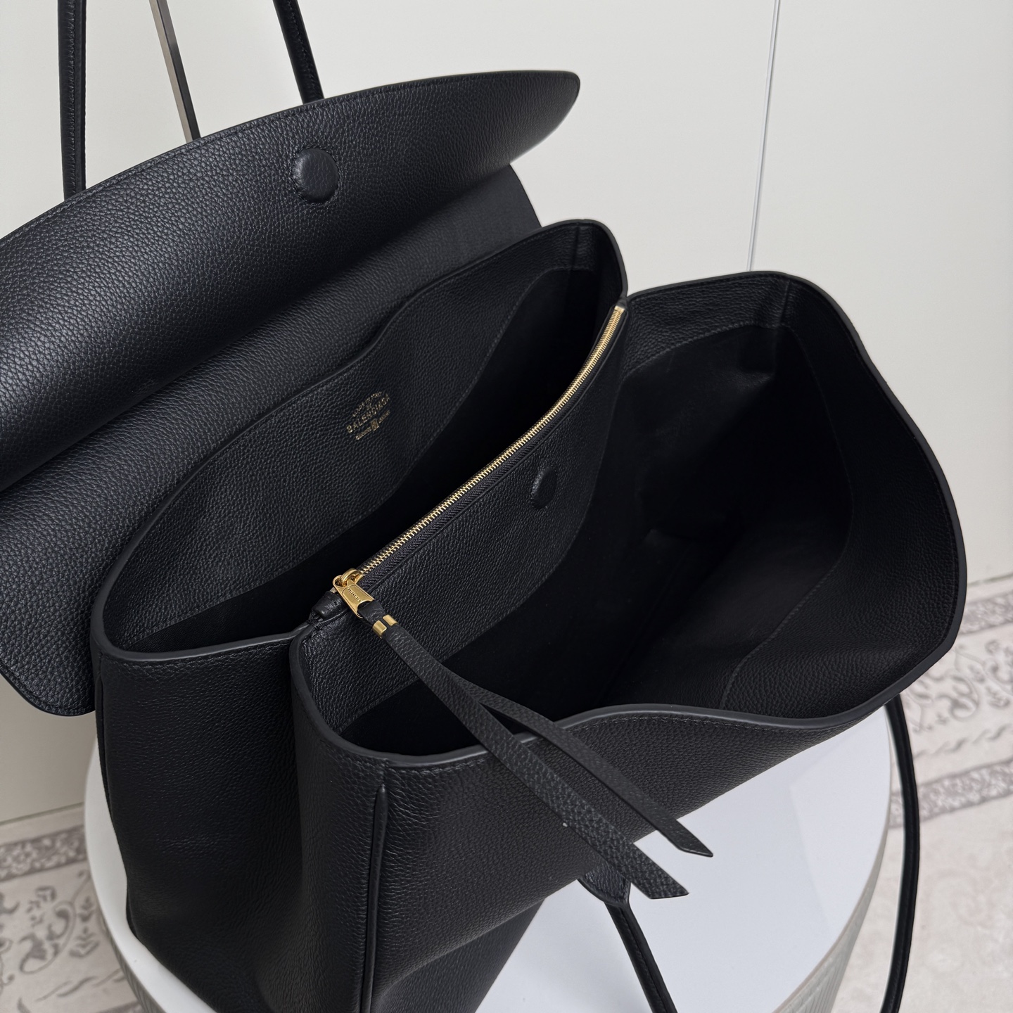 Balenciaga Style Black Leather Top Handle Bag Bags Top Handle Bag detail image 9 from source 776269