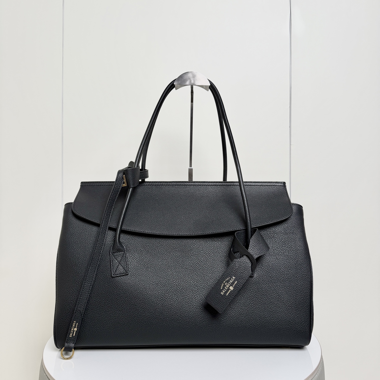 Balenciaga Style Black Leather Top Handle Bag Bags Top Handle Bag detail image 2 from source 776269