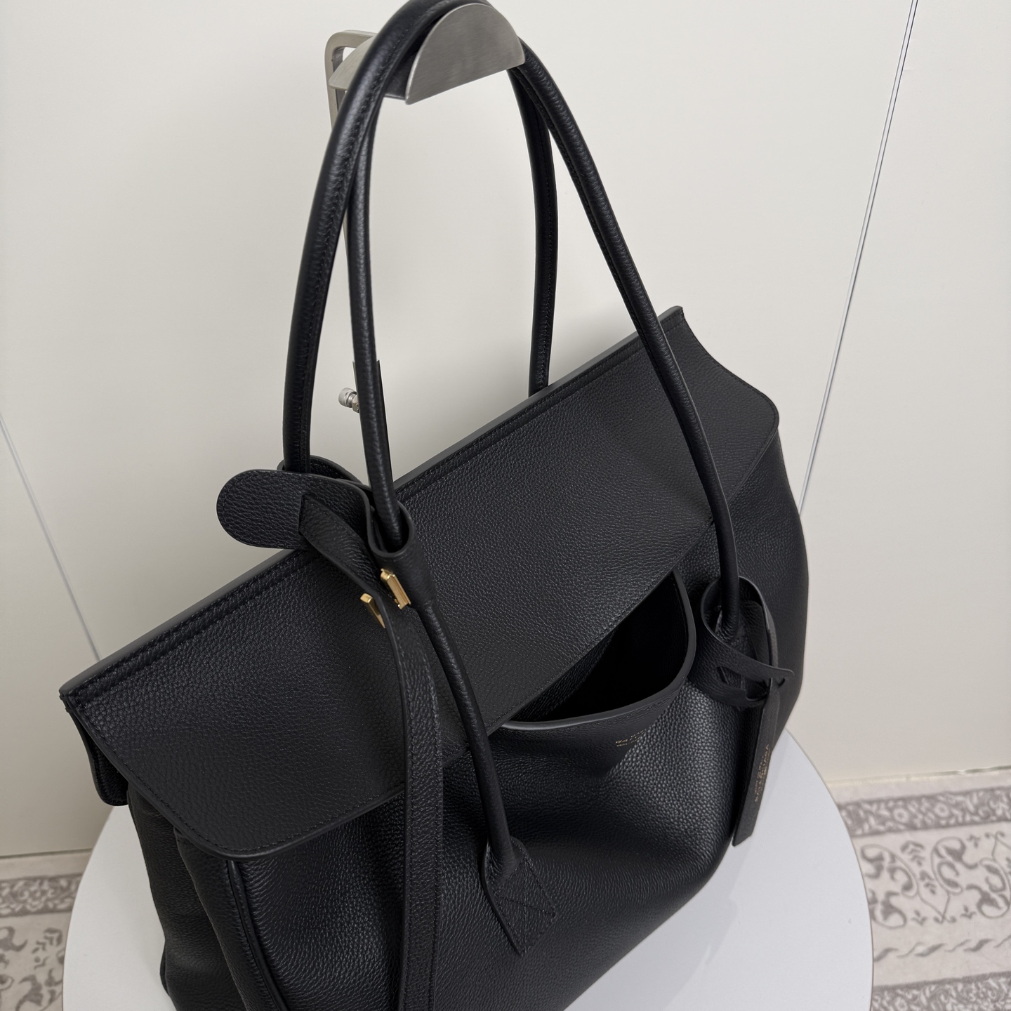 Balenciaga Style Black Leather Top Handle Bag Bags Top Handle Bag detail image 6 from source 776269