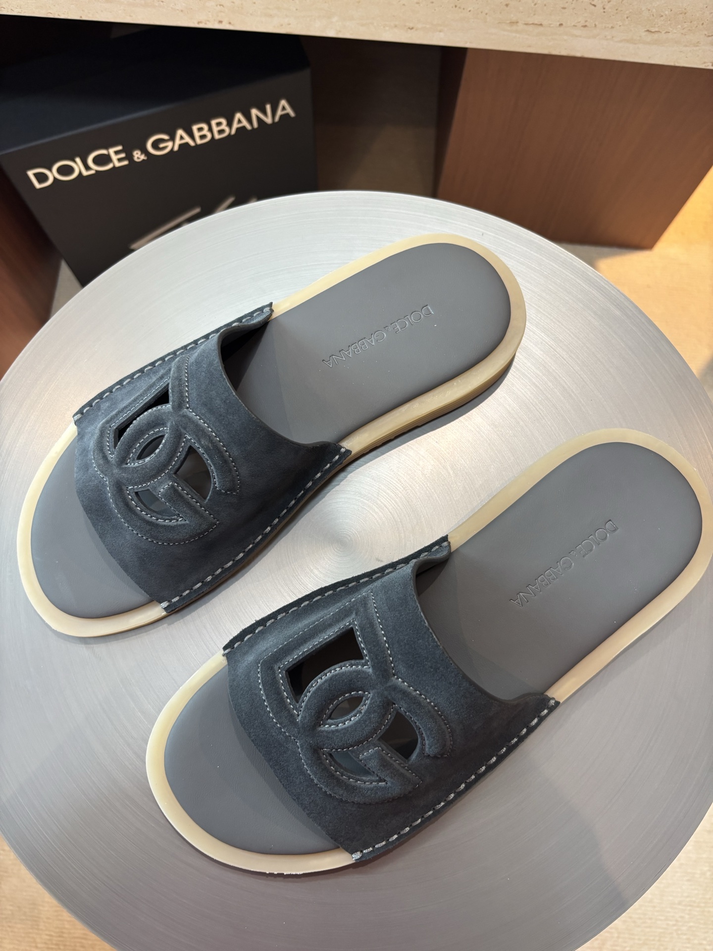 Dolce & Gabbana Men's Leather Logo Slides Sandals, Gray 4 i1746986110766 555 0 2