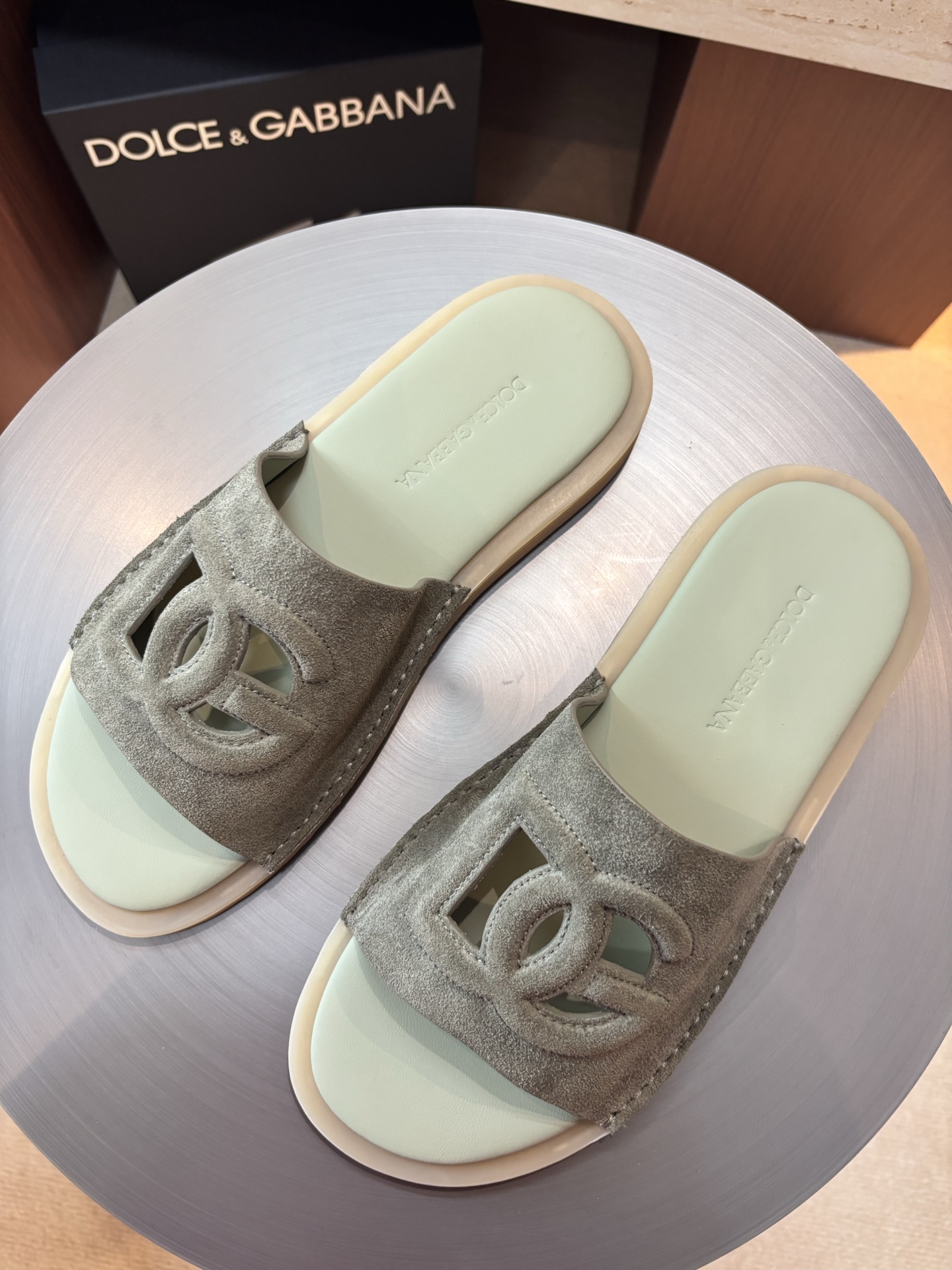 Dolce & Gabbana Men's DG Logo Suede Leather Slide Sandals 2 i1746986191204 1772 0 0