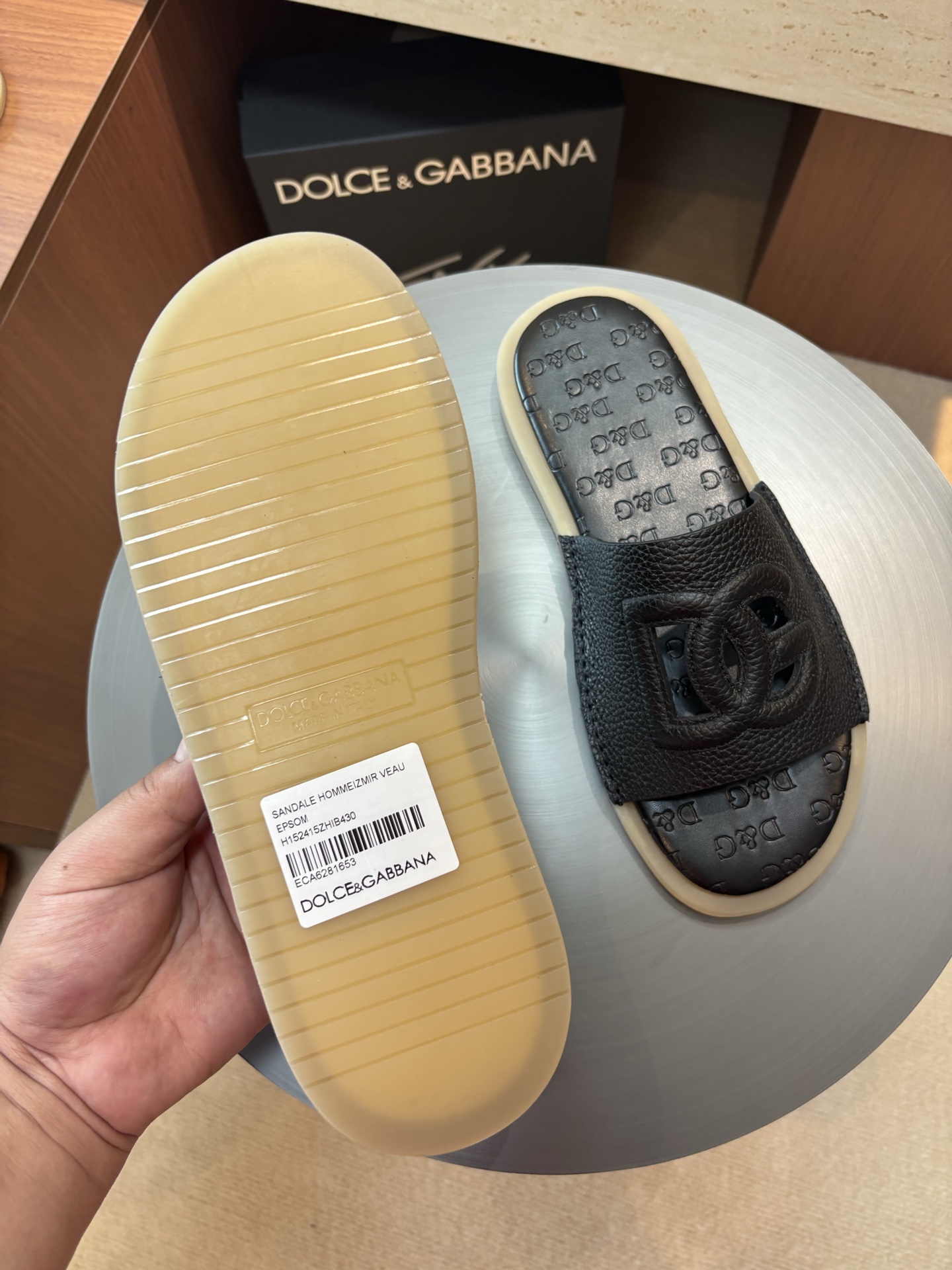 Dolce & Gabbana Leather Logo Men's Slides - Summer Essential 5 i1746986423505 1415 0 3
