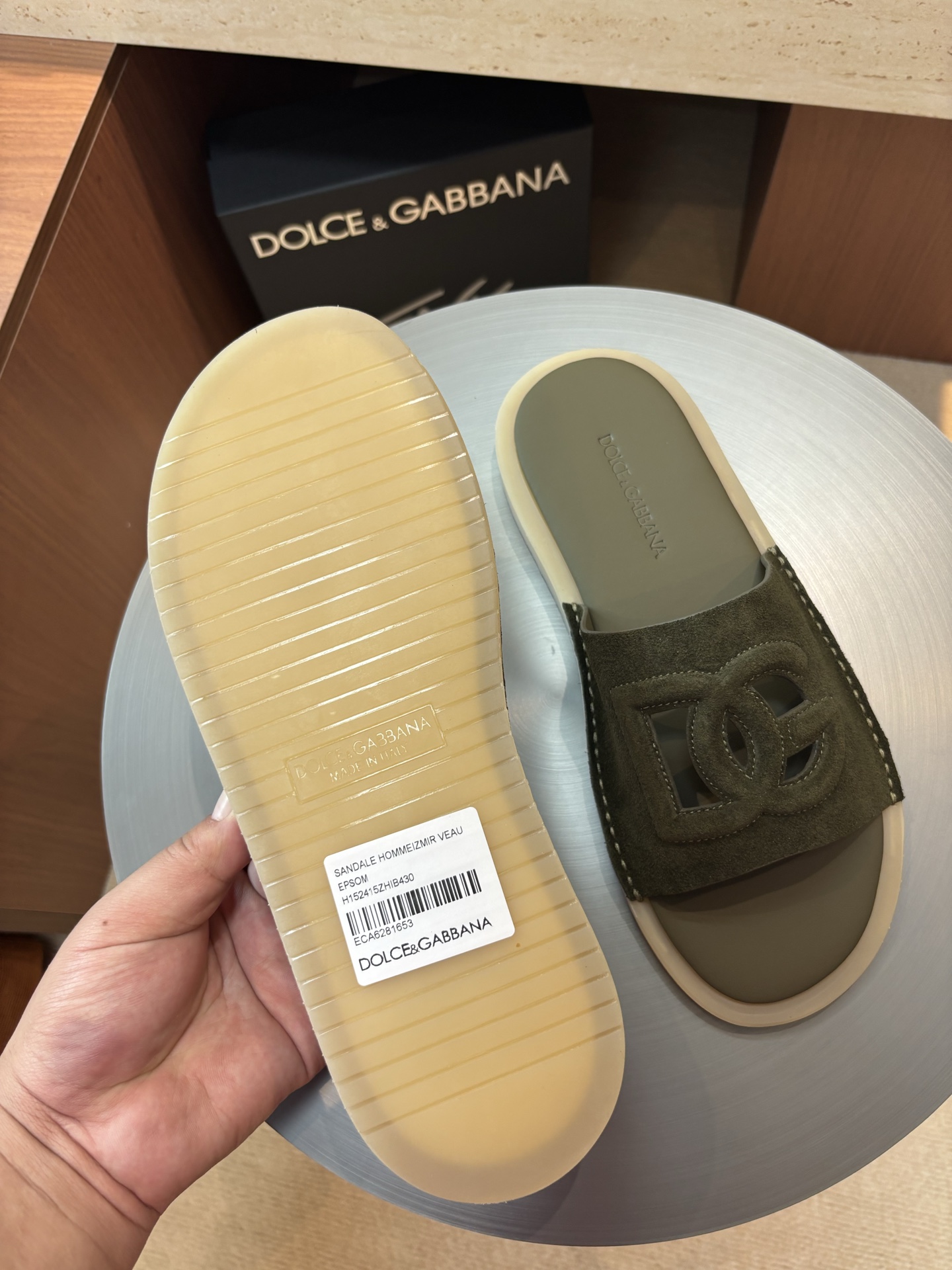 Dolce&Gabbana Men's Olive Leather Logo Slide Sandals | Summer Essential 5 i1746986489093 8230 0 3