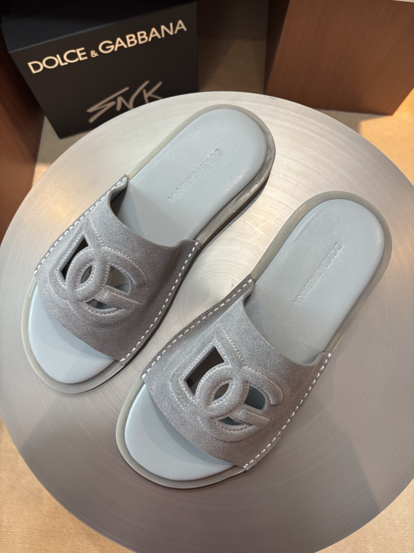 Dolce&Gabbana Men's Leather Logo Slides Sandals 2 i1746986521262 9093 0 0