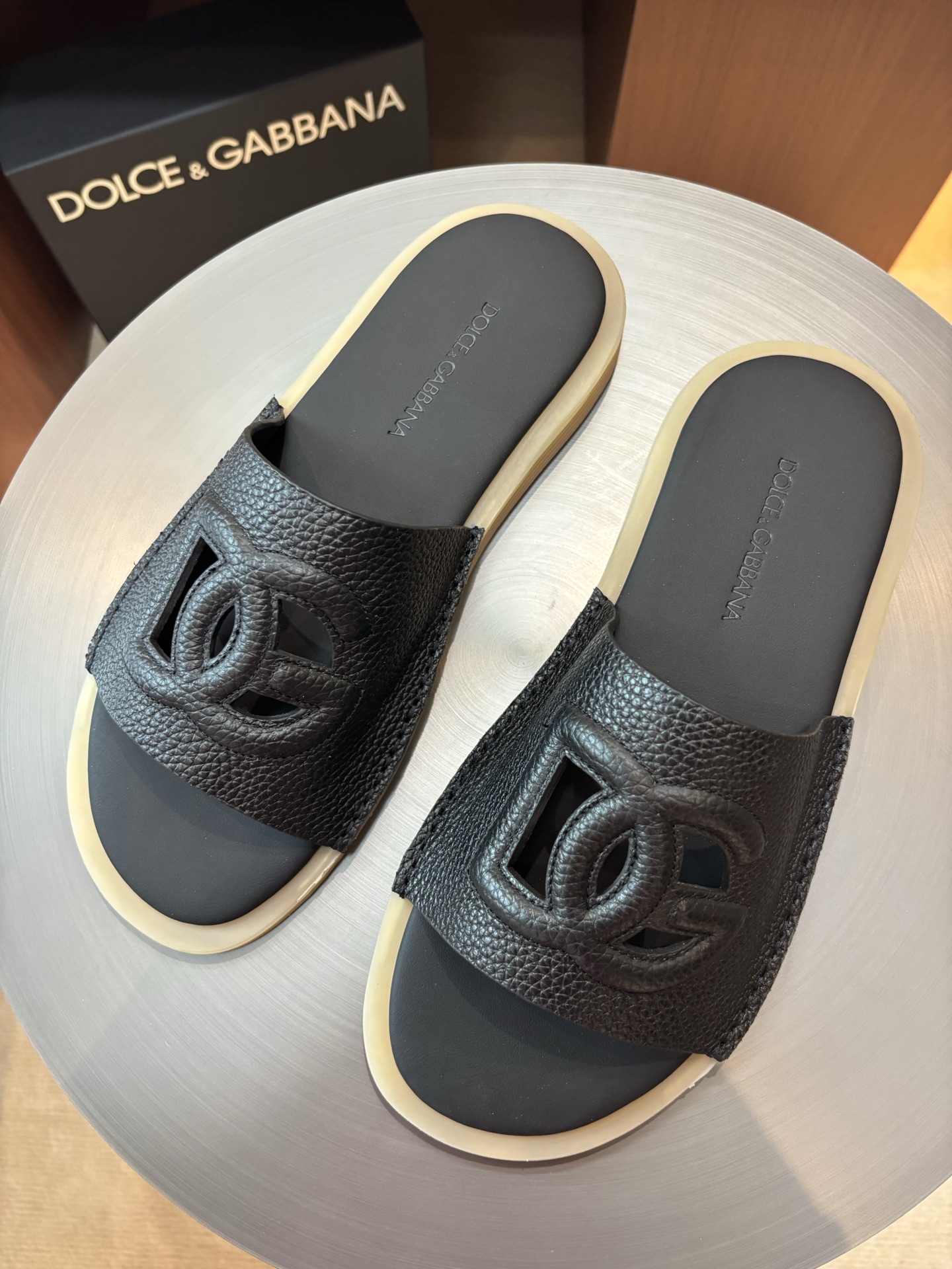 Dolce & Gabbana Men's Leather Slides with DG Logo - Summer Essential 2 i1746986617026 6472 0 0