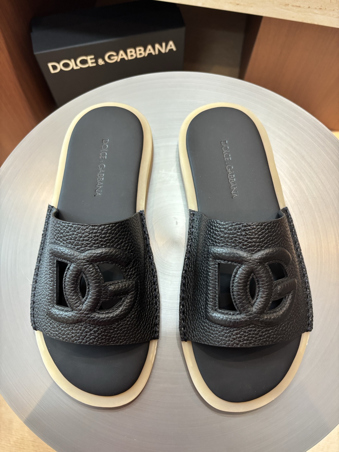 Dolce & Gabbana Men's Leather Slides with DG Logo - Summer Essential 3 i1746986617061 5768 0 1