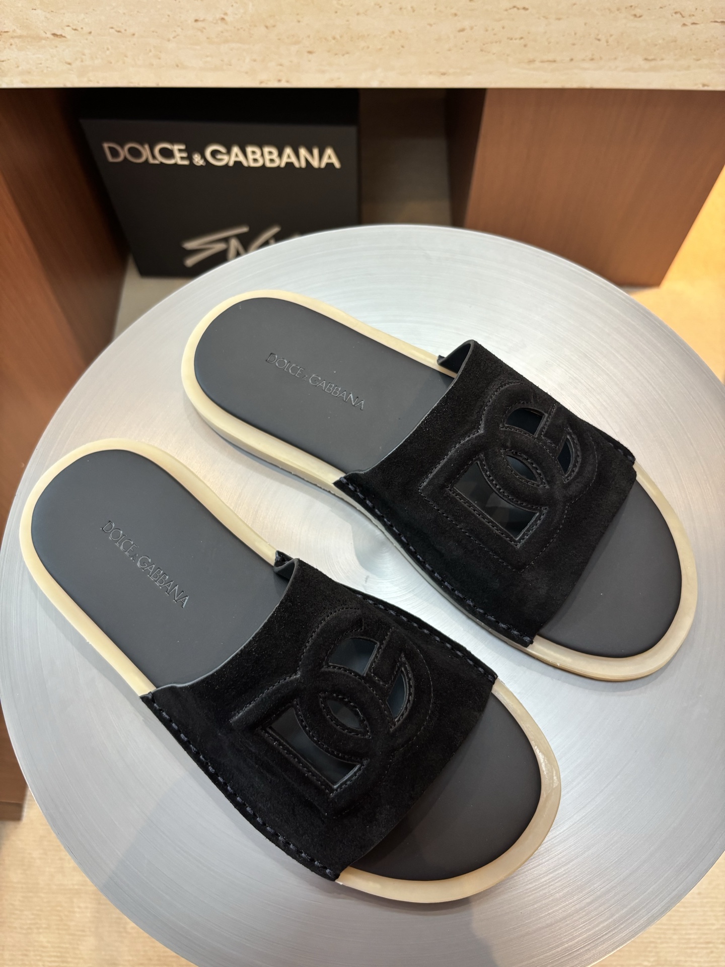 Dolce & Gabbana Men's Leather Slides with DG Logo - Stylish Summer Essential 4 i1746986688477 5984 0 2
