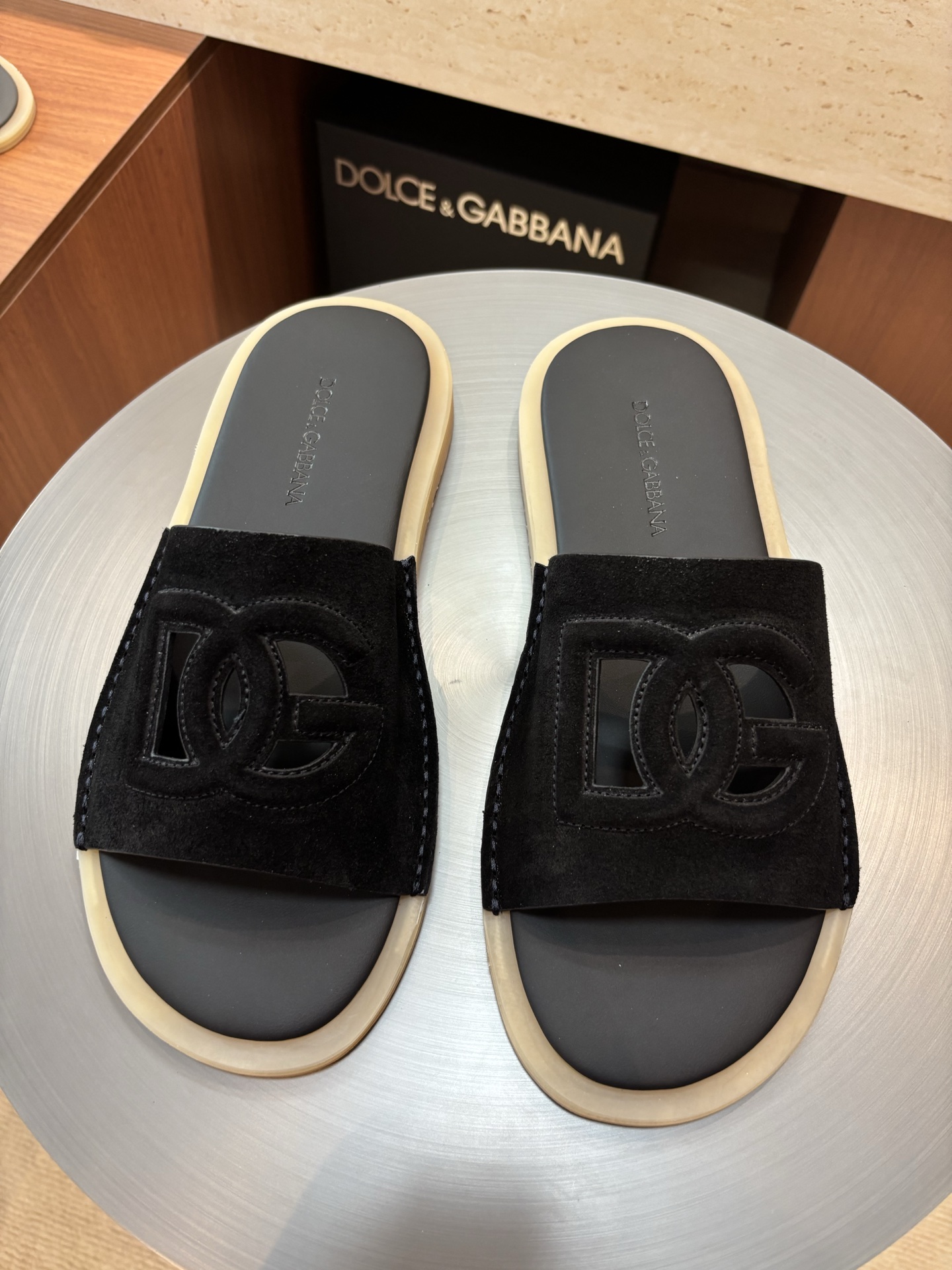 Dolce & Gabbana Men's Leather Slides with DG Logo - Stylish Summer Essential 3 i1746986688561 6974 0 1