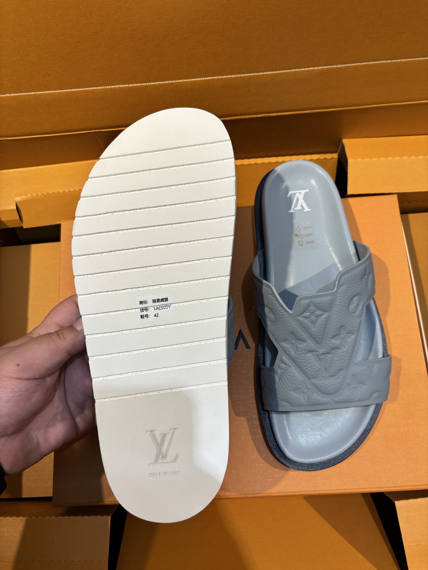 Louis Vuitton Oasis Monogram Leather Sandals Slides - Summer Comfort 5 i1750075603756 4488 0 3