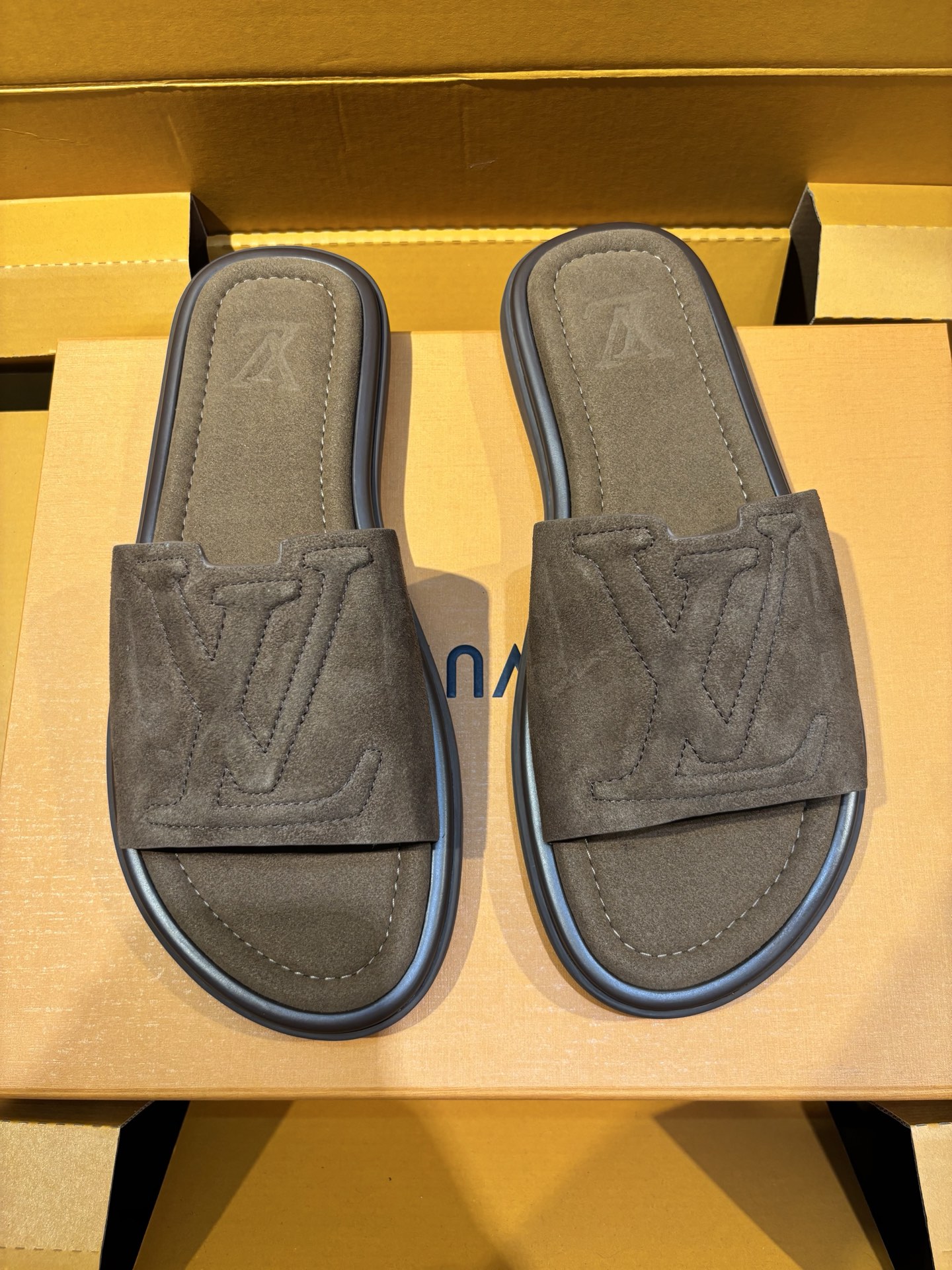 Louis Vuitton Oasis Monogram Leather Sandals | Summer Comfort & Style 2 i1750076305372 9057 0 0