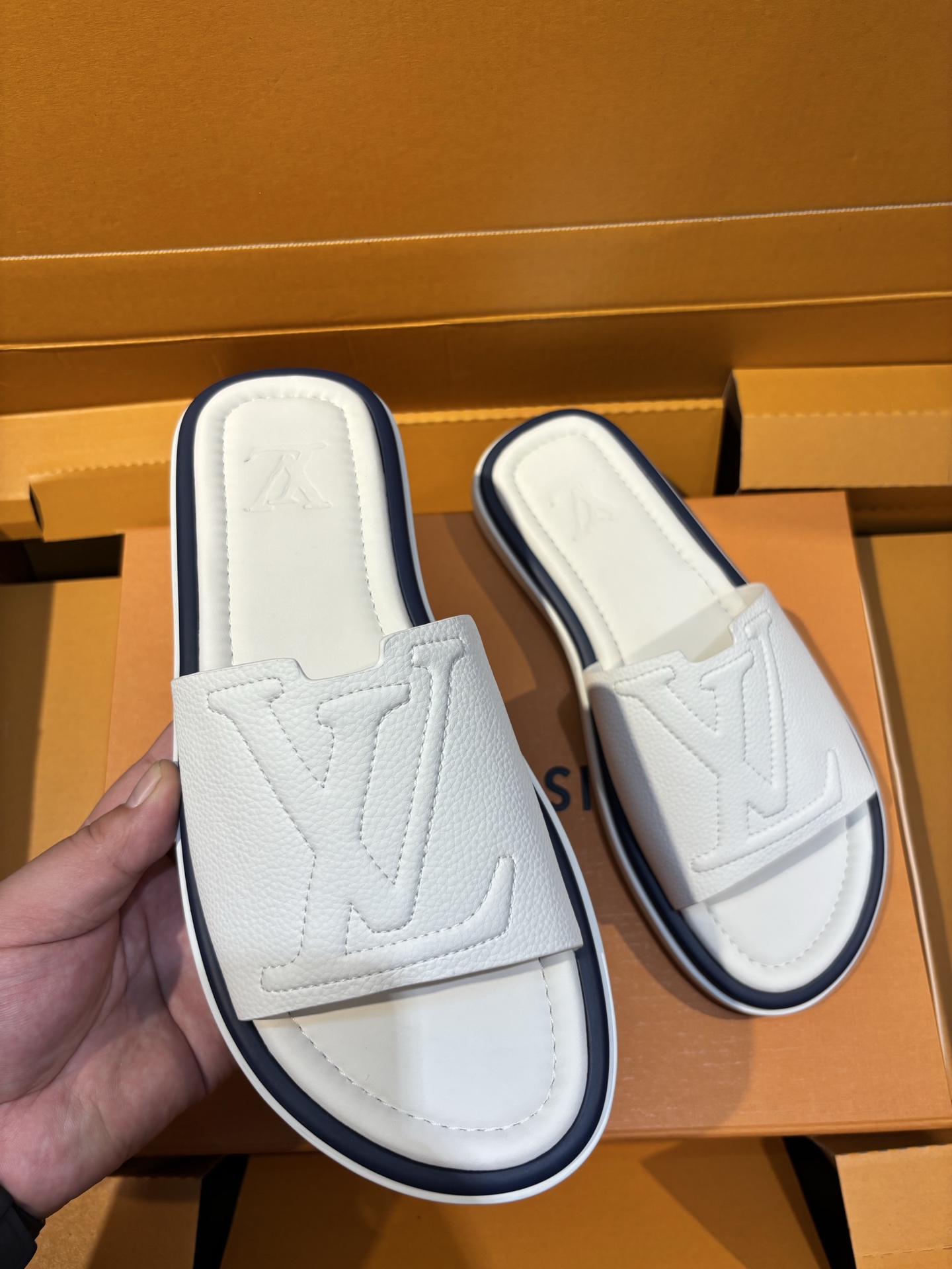 Louis Vuitton Oasis Sandalias de Cuero Monogram para Hombre - Elegancia Veraniega