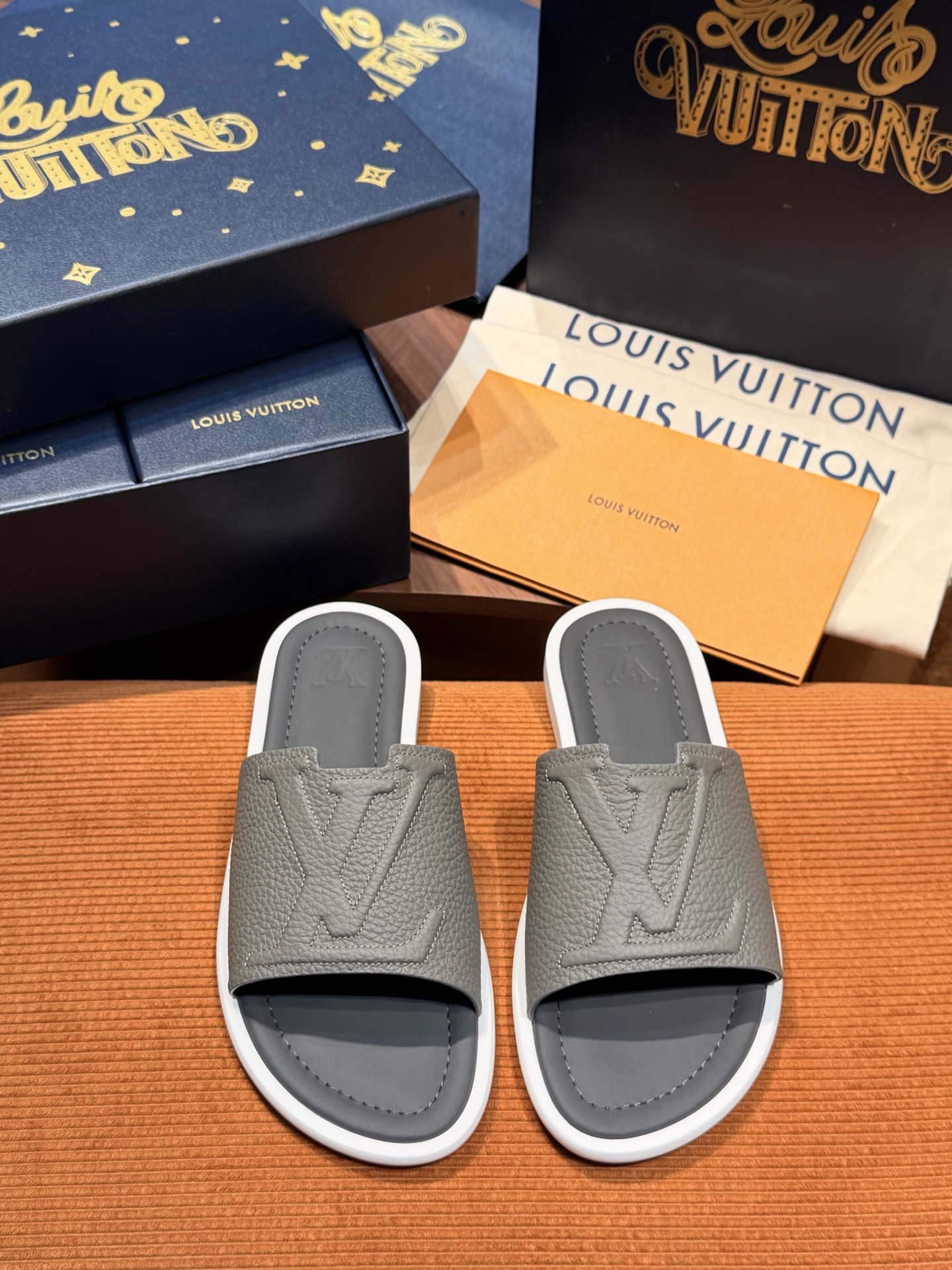 LV Style Blue Leather Tote Bag Lookbook Reference image 1