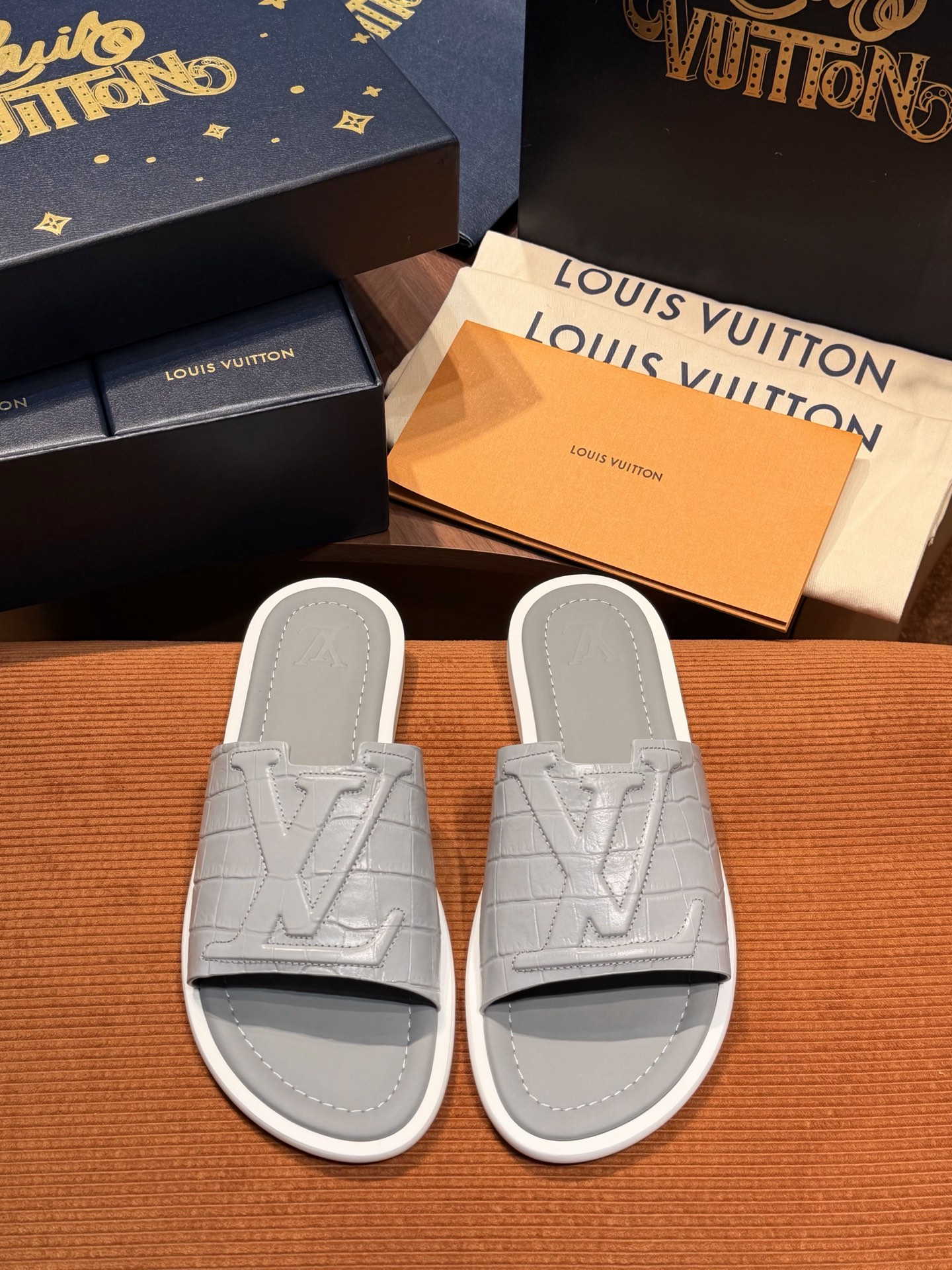 LV Style Blue Leather Tote Bag Lookbook Reference image 1