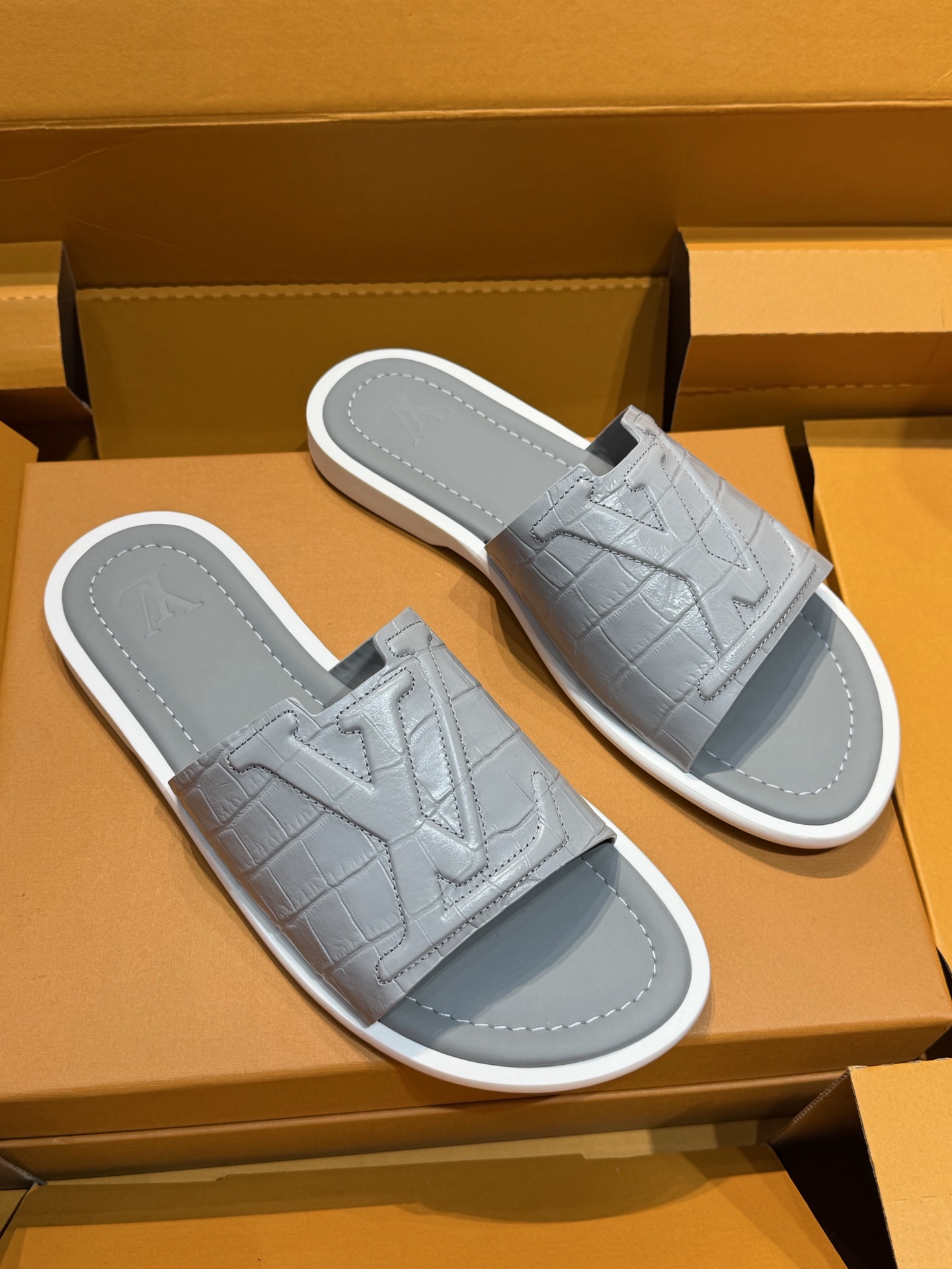 LV Style Blue Leather Tote Bag Men's Shoes detail image 4 from source 766830