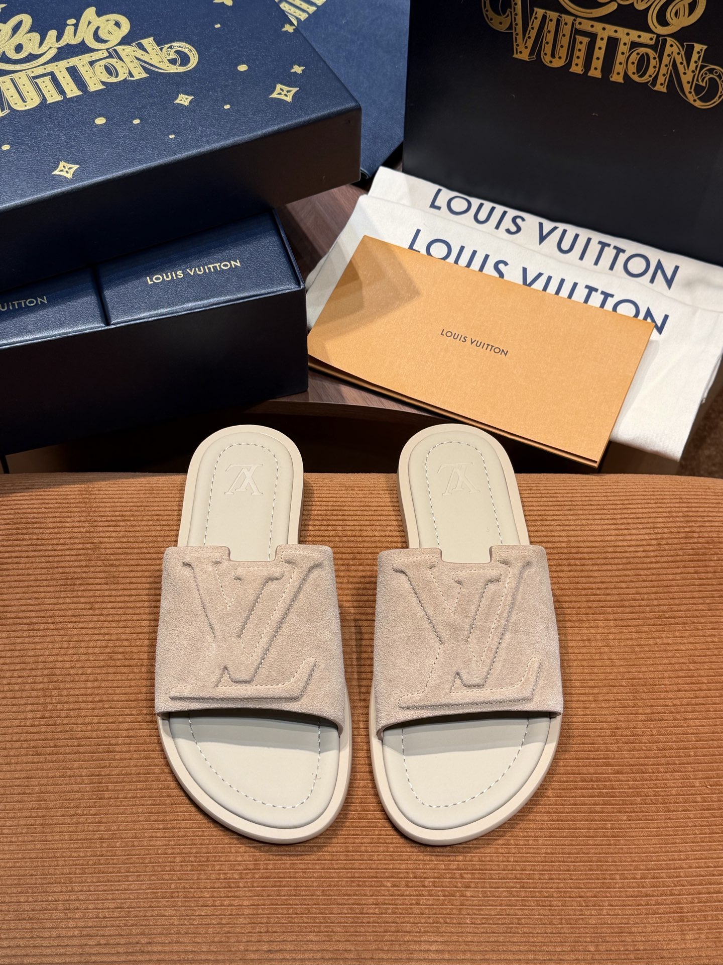 LV Style Blue Leather Tote Bag Lookbook Reference image 1