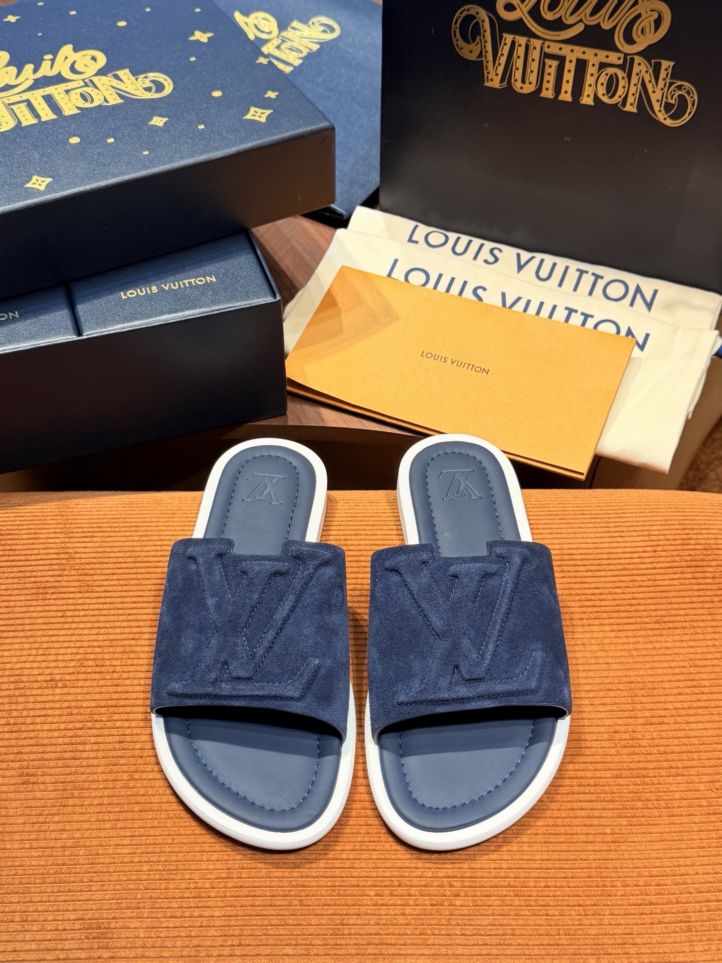 LV Style Blue Leather Tote Bag Lookbook Reference image 1
