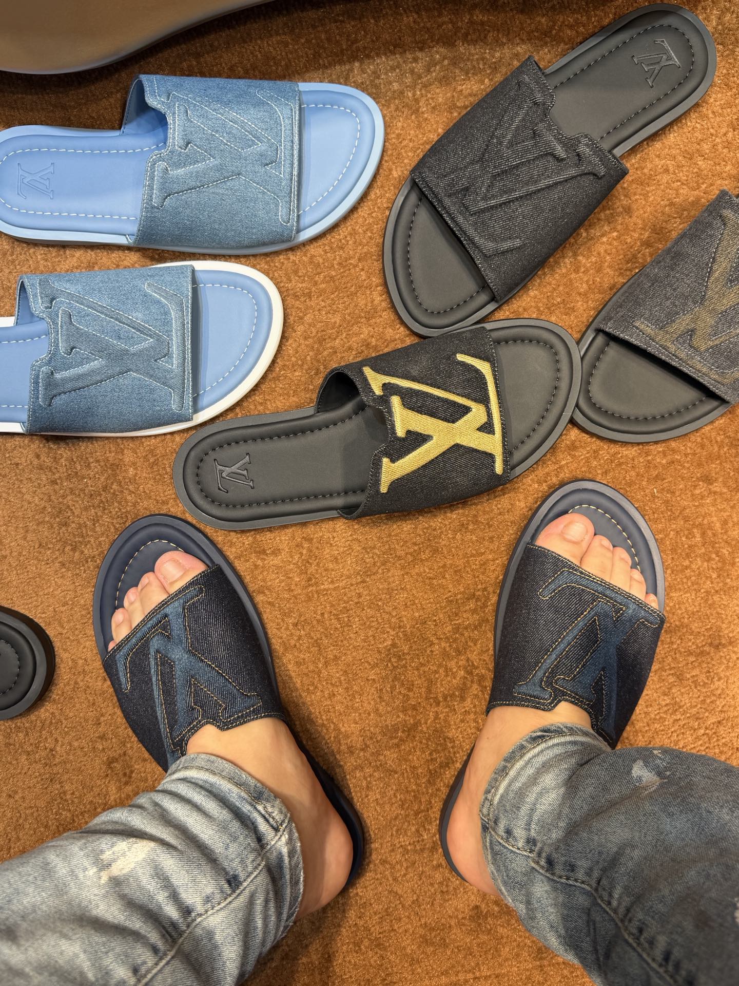 LV Style Canvas Men's Shoes style reference detail image 8 from source 780889