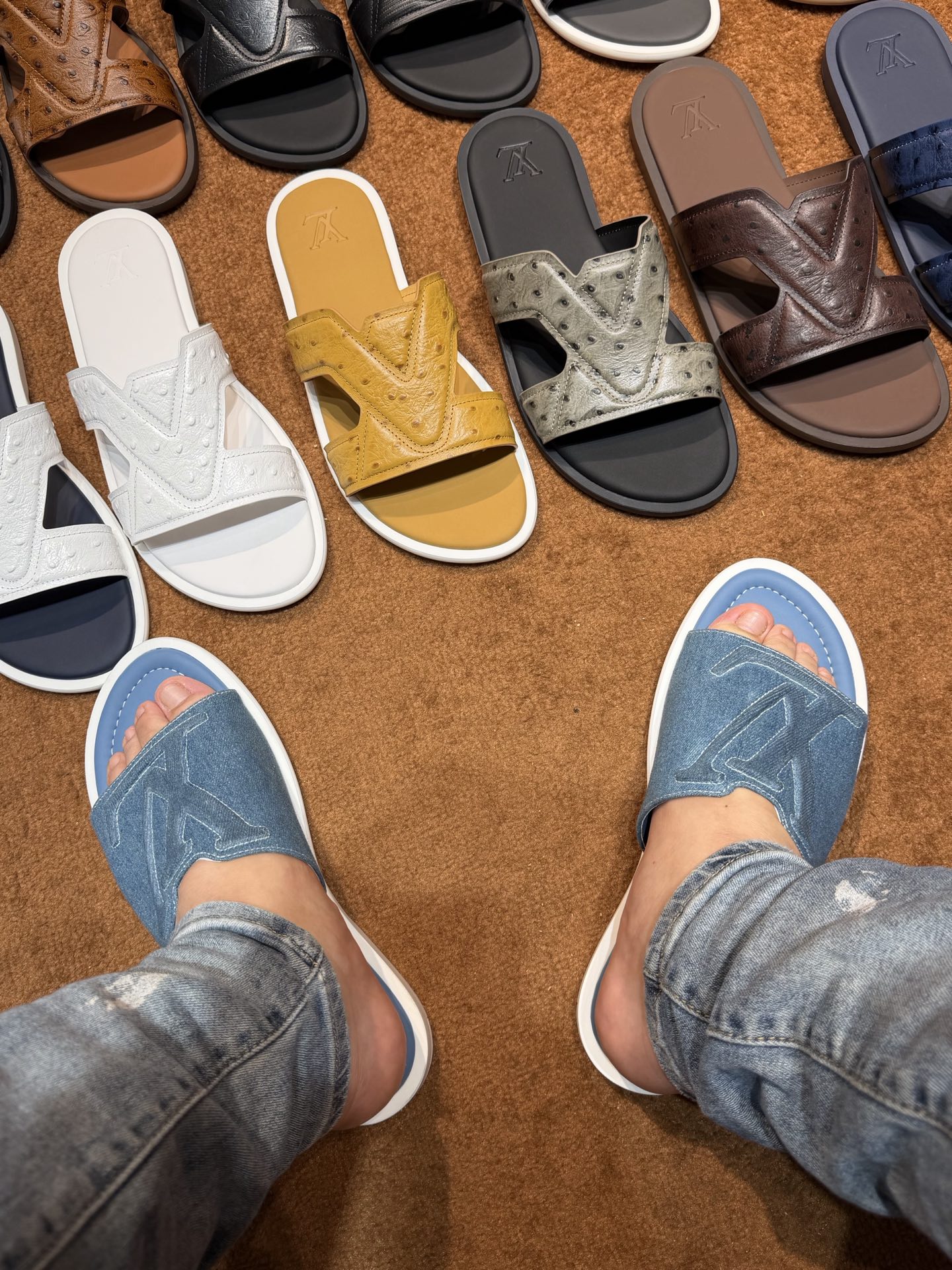 LV Style Canvas Men's Shoes style reference detail image 6 from source 780892