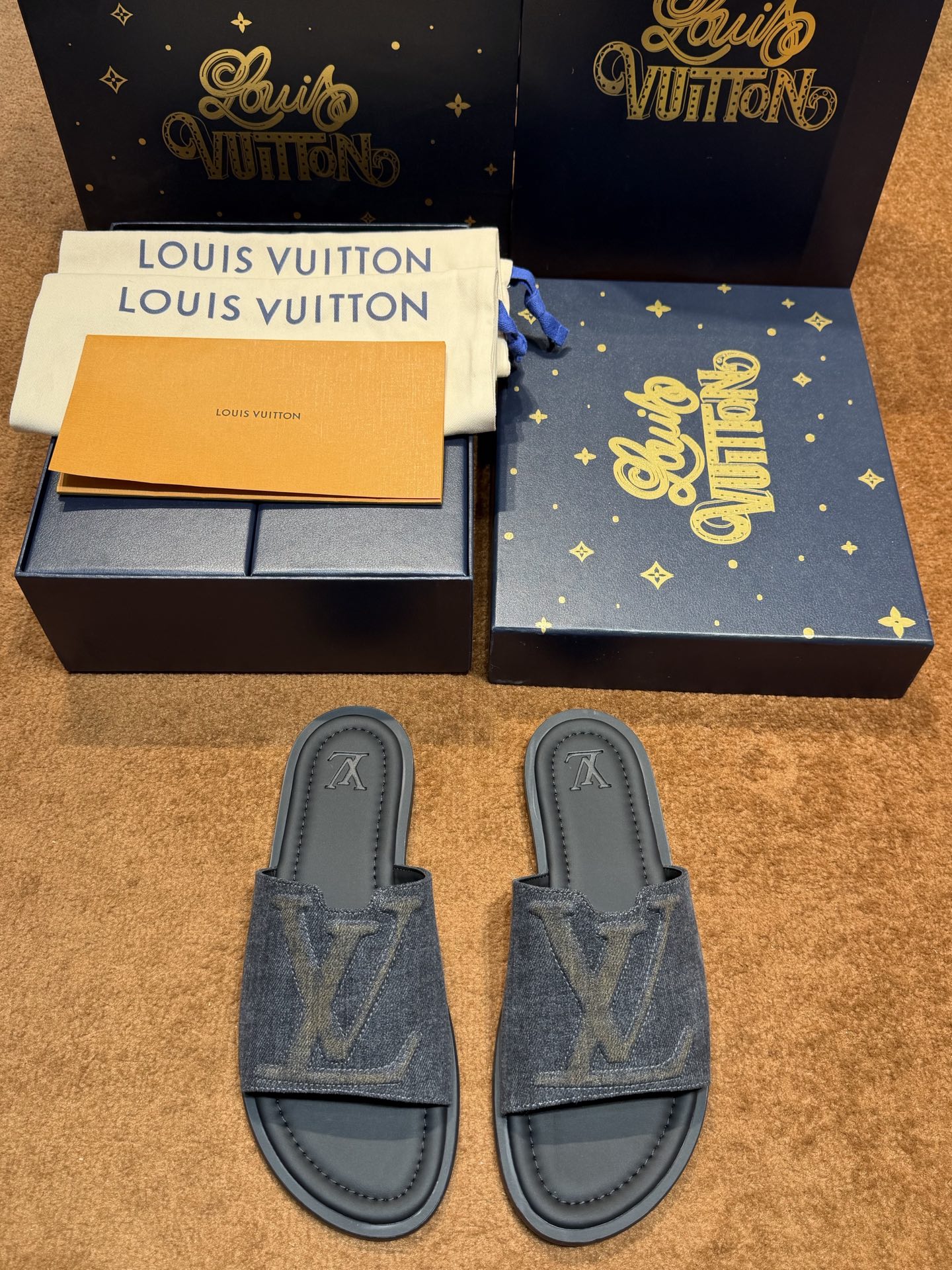 LV Style Canvas Men's Shoes style reference detail image 1 from source 780888