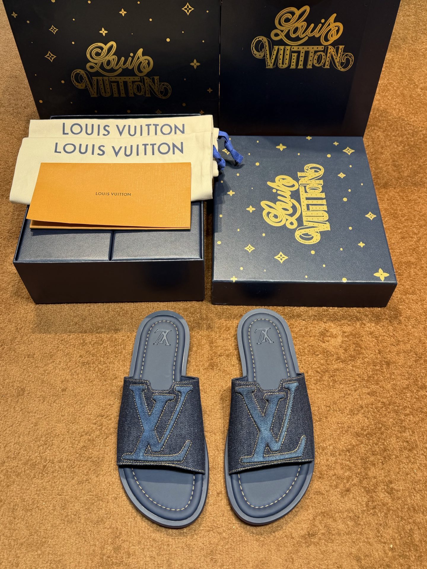 LV Style Canvas Men's Shoes style reference detail image 1 from source 780889