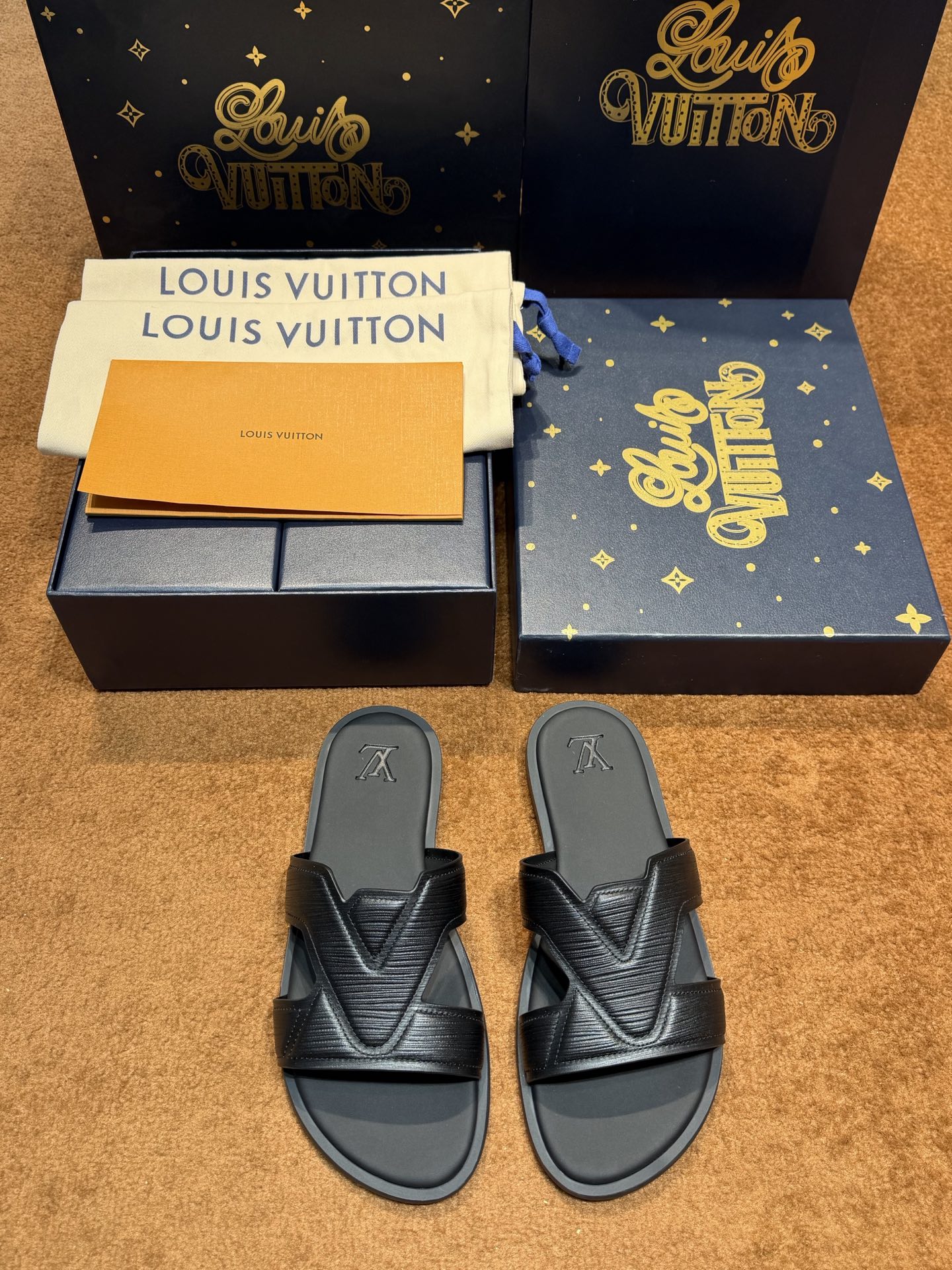 LV Style Canvas Men's Shoes style reference detail image 1 from source 780893