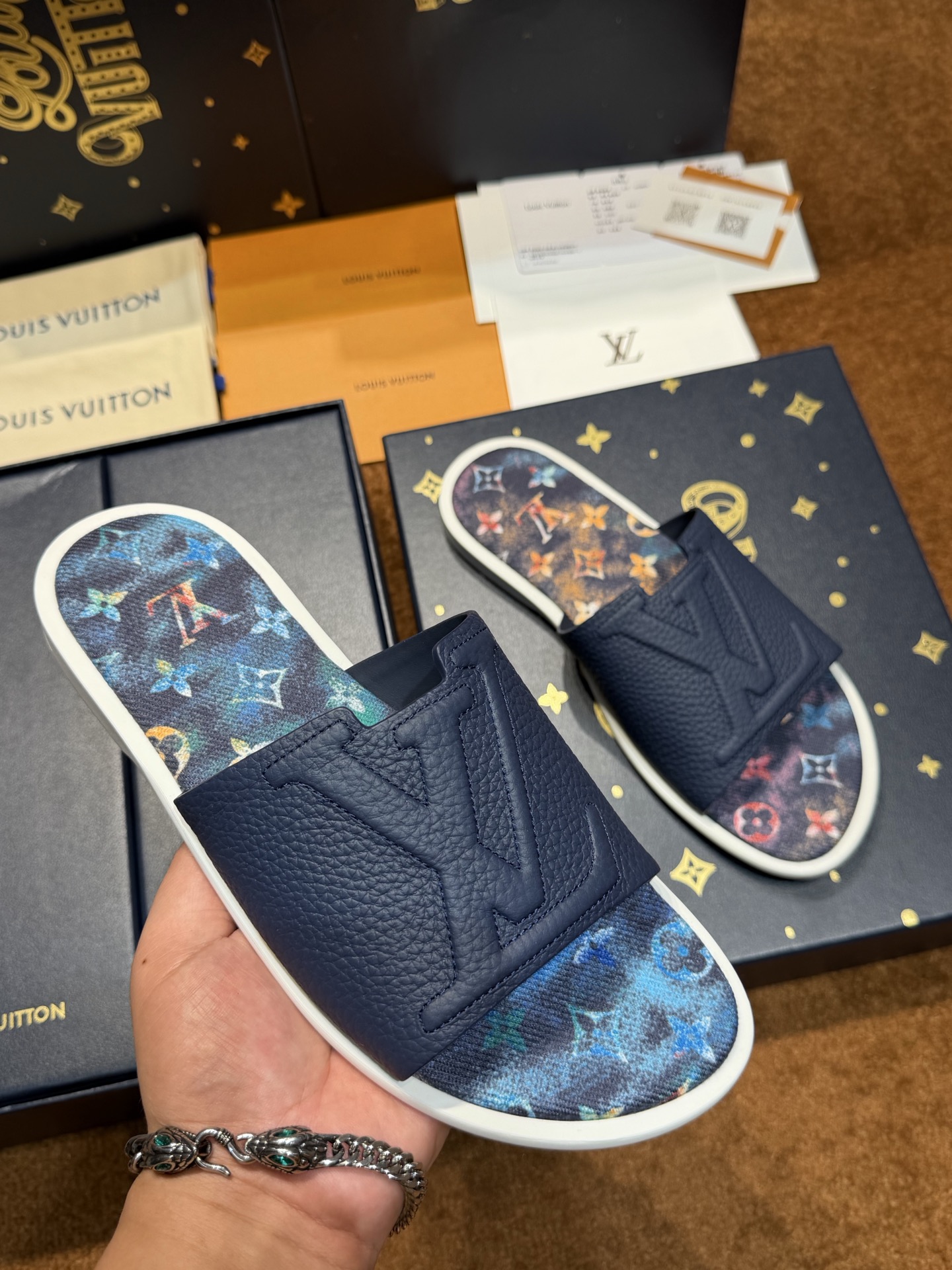 루이비통 신발 129057 Louis Vuitton Shoes 썸네일 이미지