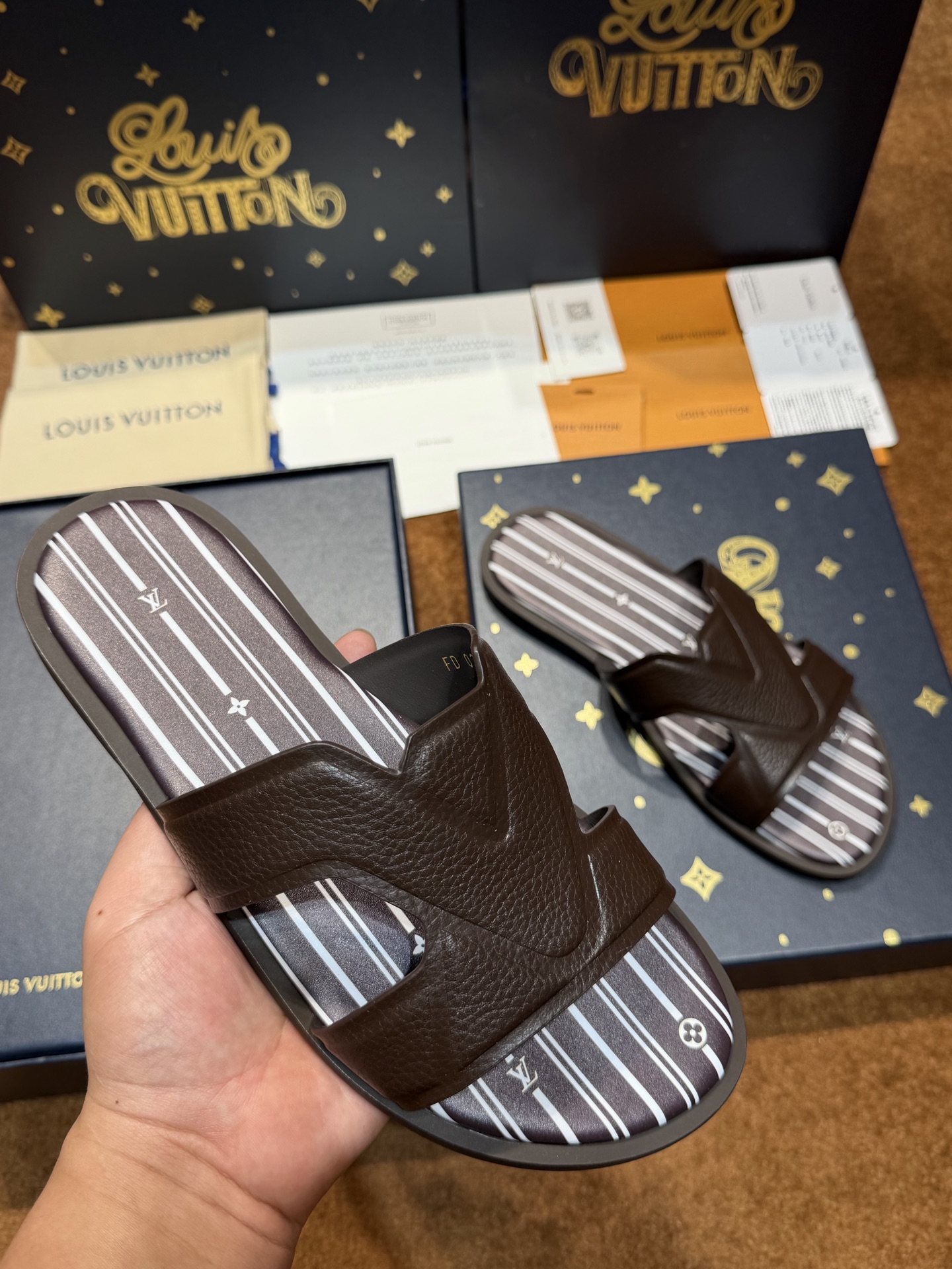 루이비통 모노그램 방수 고무 샌들 상세 이미지 5