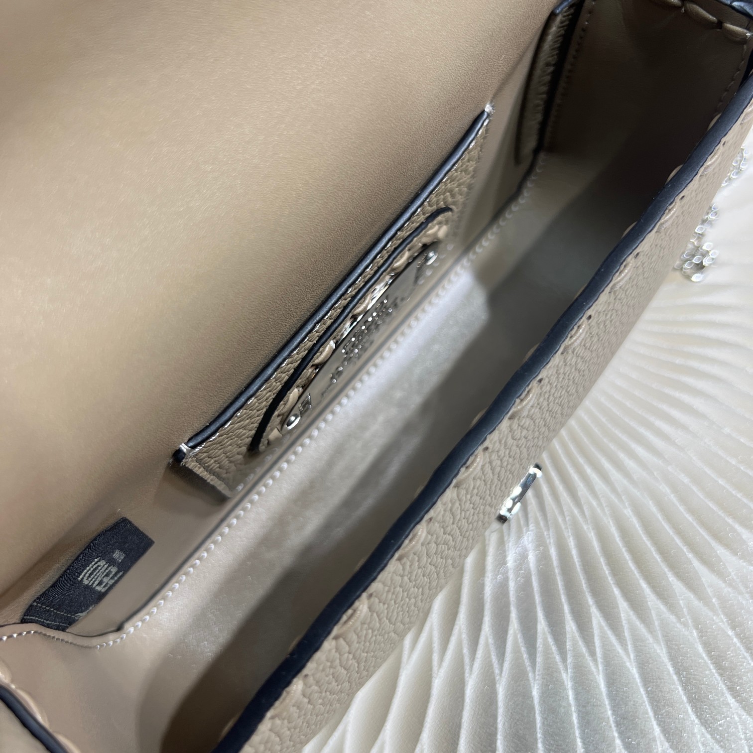 Fendi Baguette Mini Handbag in Gray Cuoio Romano Leather with FF Clasp 8 a1719557042400 7142