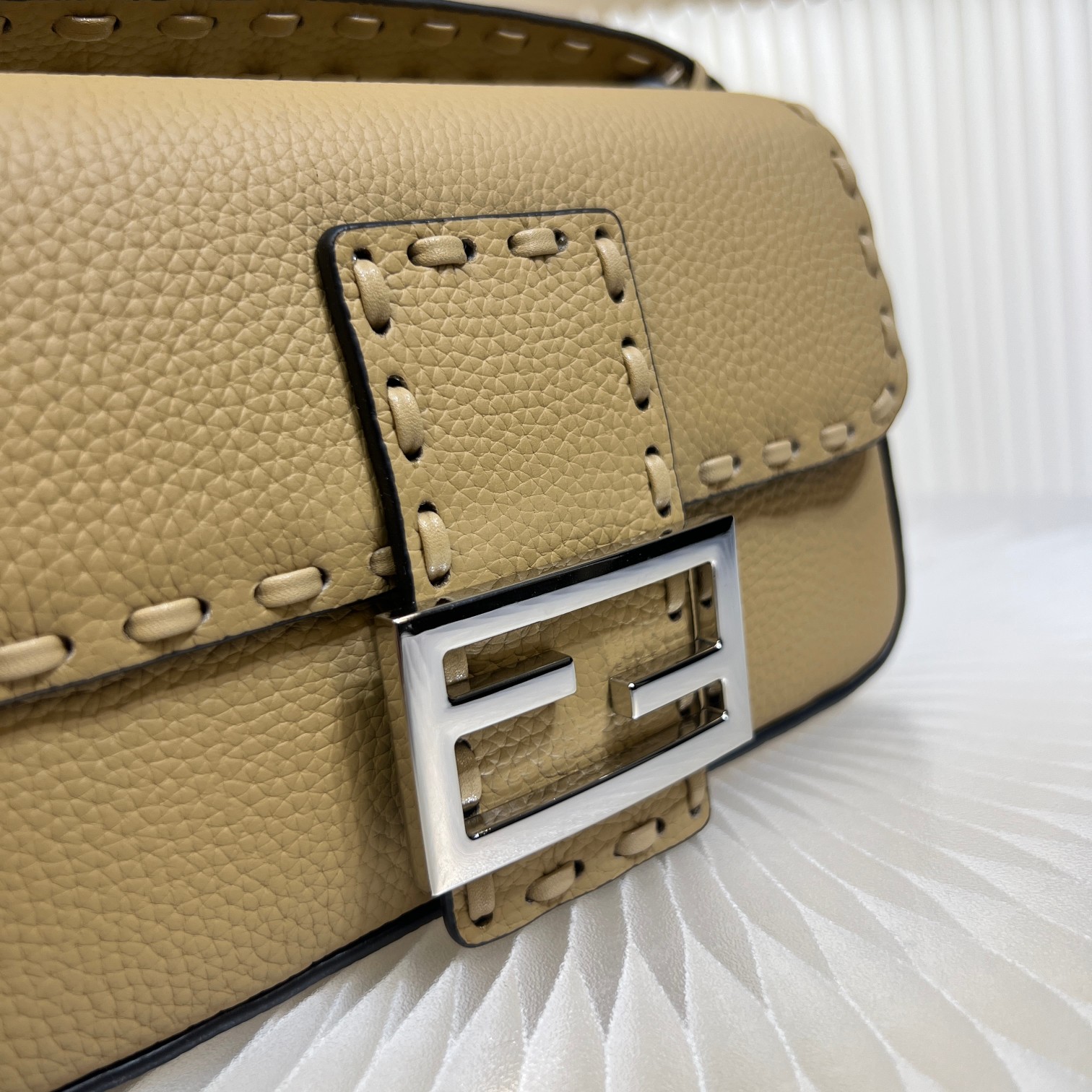 Fendi Baguette Mini Handbag in Cuoio Romano Leather with FF Clasp 4 a1719557116164 2086