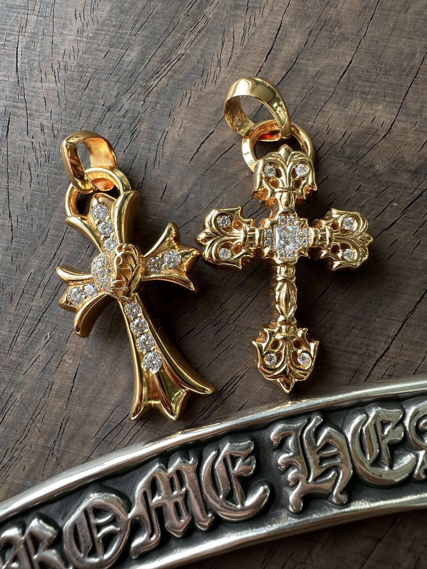 After-sales policy: custom gold-plated and diamond-set items
