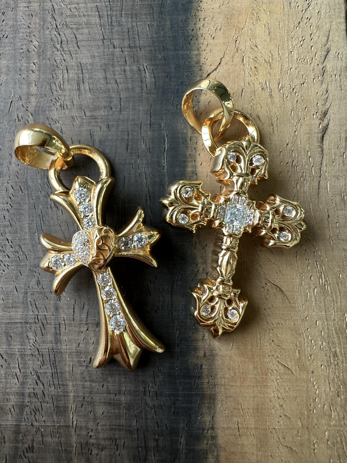 Gold-plated custom with diamond setting