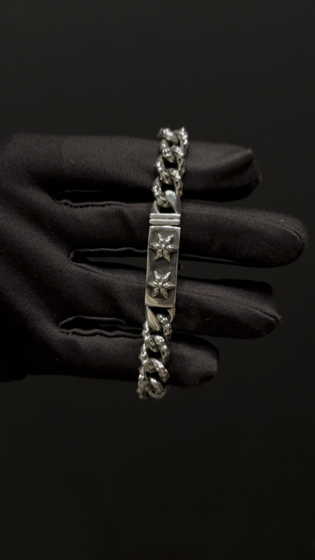 Bracelets & Bangles
